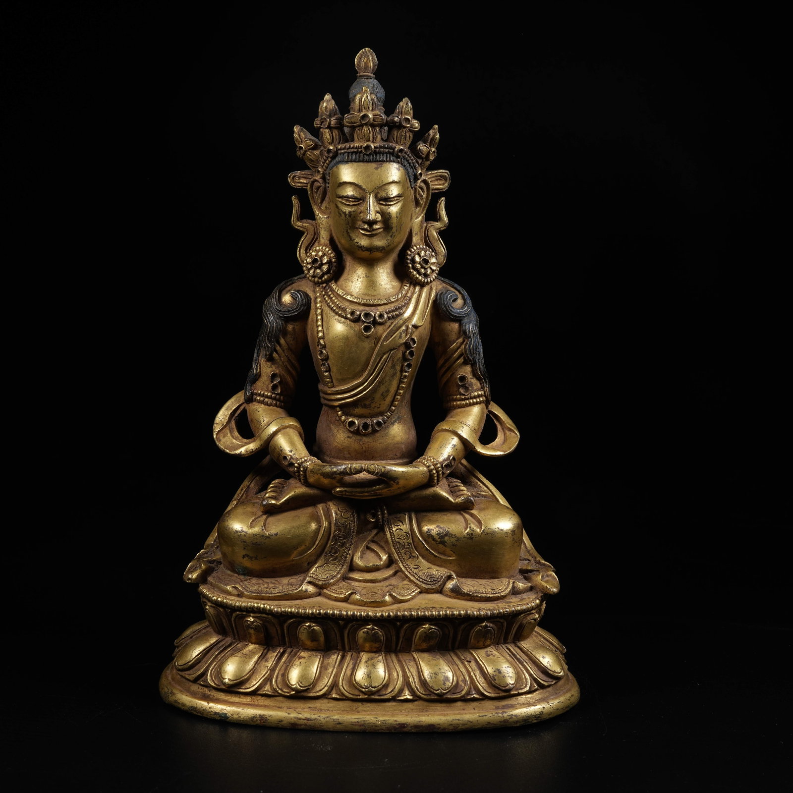A GILT BRONZE STATUE OF AMITAYUS BUDDHA: Gilt Bronze Statue of Amitayus Buddha