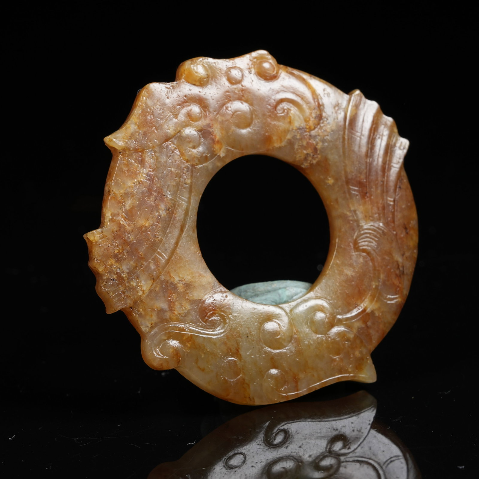 A ANCIENT JADE TAIL-BITING DRAGON RING: Ancient Jade Tail-biting Dragon Ring