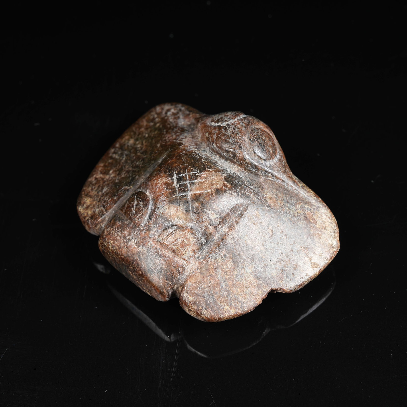 A ANCIENT JADE OWL PENDANT (1 of 8)
