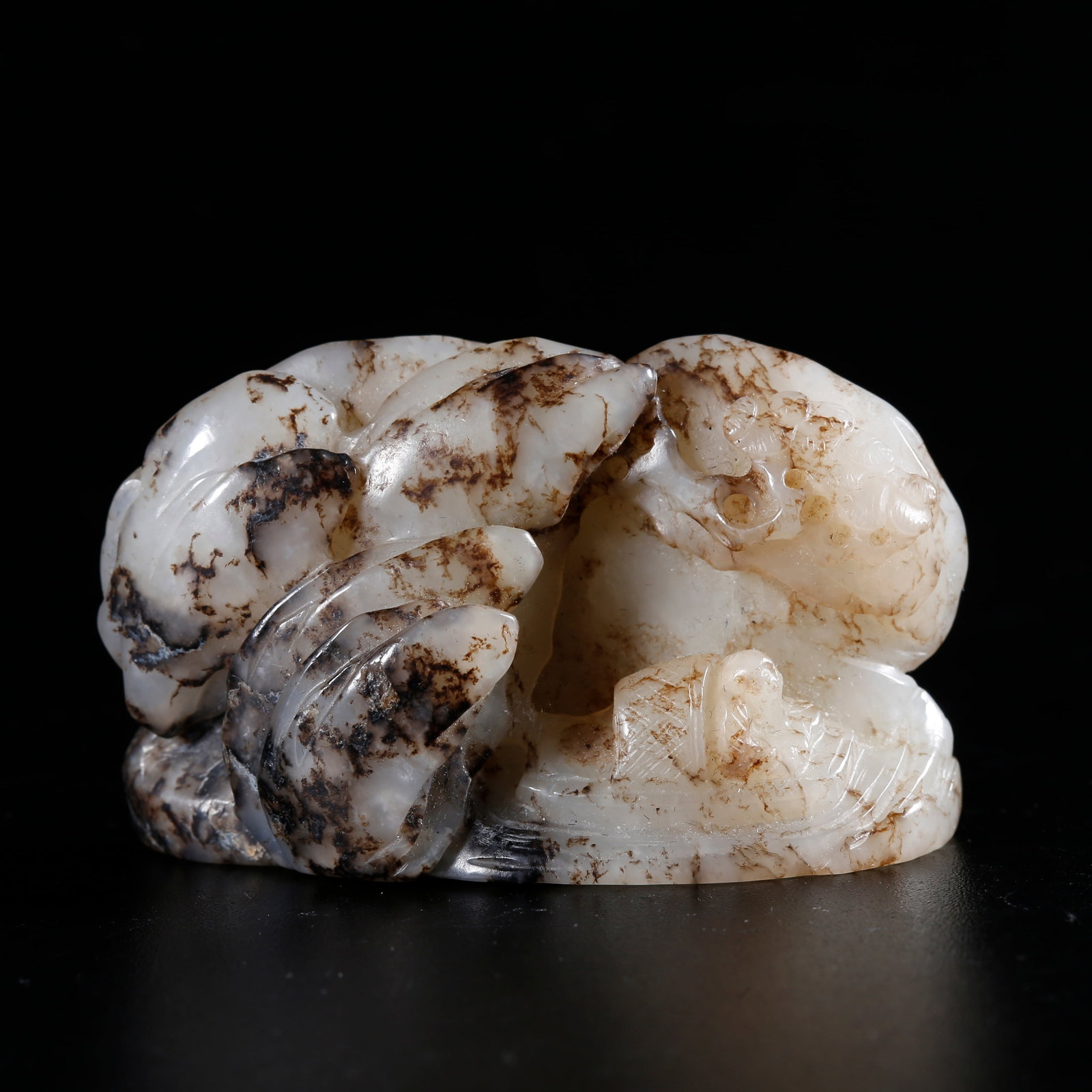 A HETIAN JADE CARVED MOUNTAIN ORNAMENT: Hetian Jade Carved Mountain Ornament