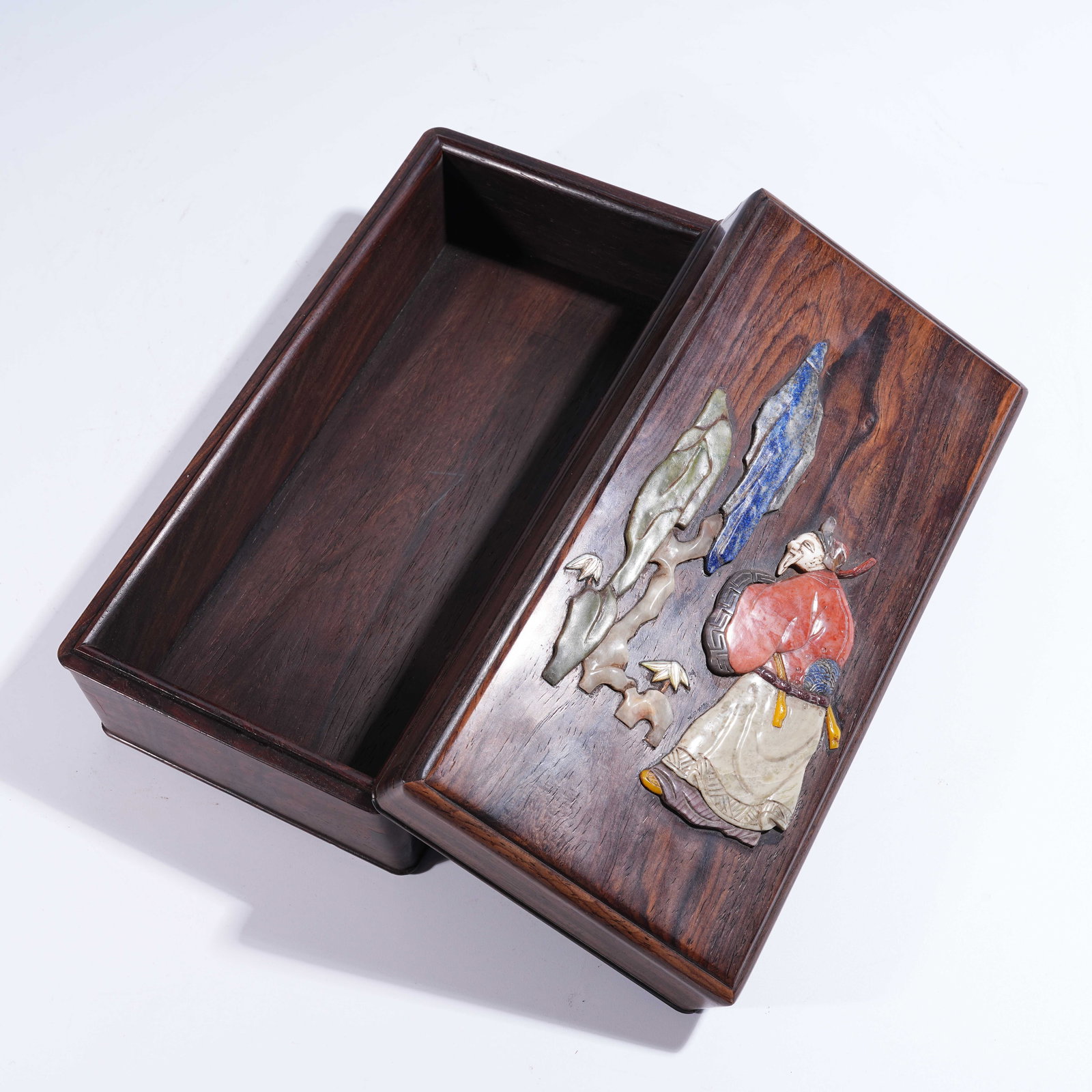 A HUANGHUALI COVERED BOX INLAID WITH "HUNDRED TREASURES" DEPICTING FIGURE MOTIFS: Huanghuali Covered Box Inlaid with "Hundred Treasures" Depicting Figure Motifs