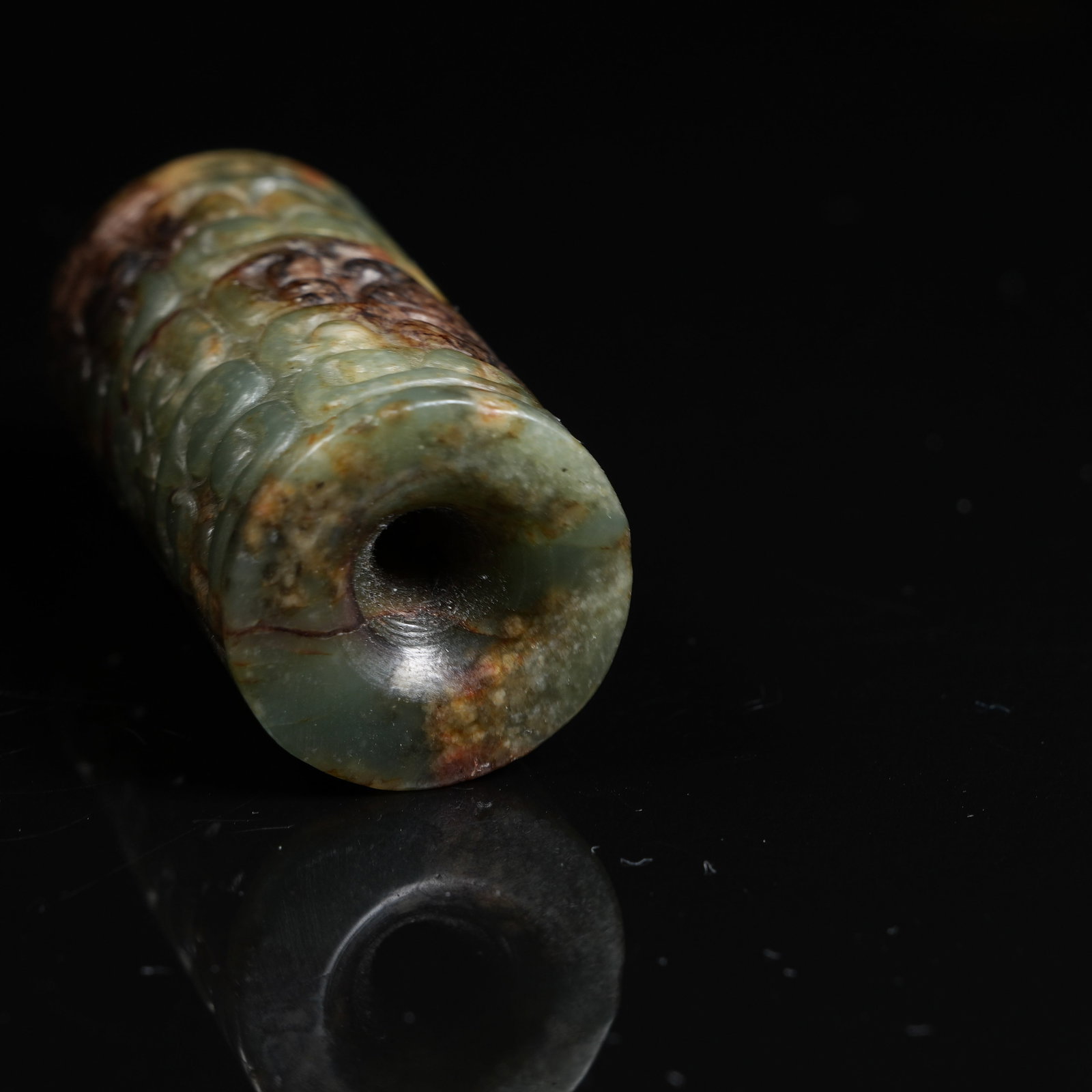 A ANCIENT JADE CLOUD PATTERN CYLINDER BEAD - 9