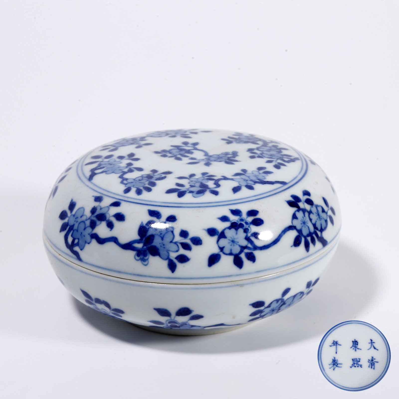 A BLUE AND WHITE LIDDED BOX WITH FLORAL PATTERN: Blue and White Lidded Box with Floral Pattern
