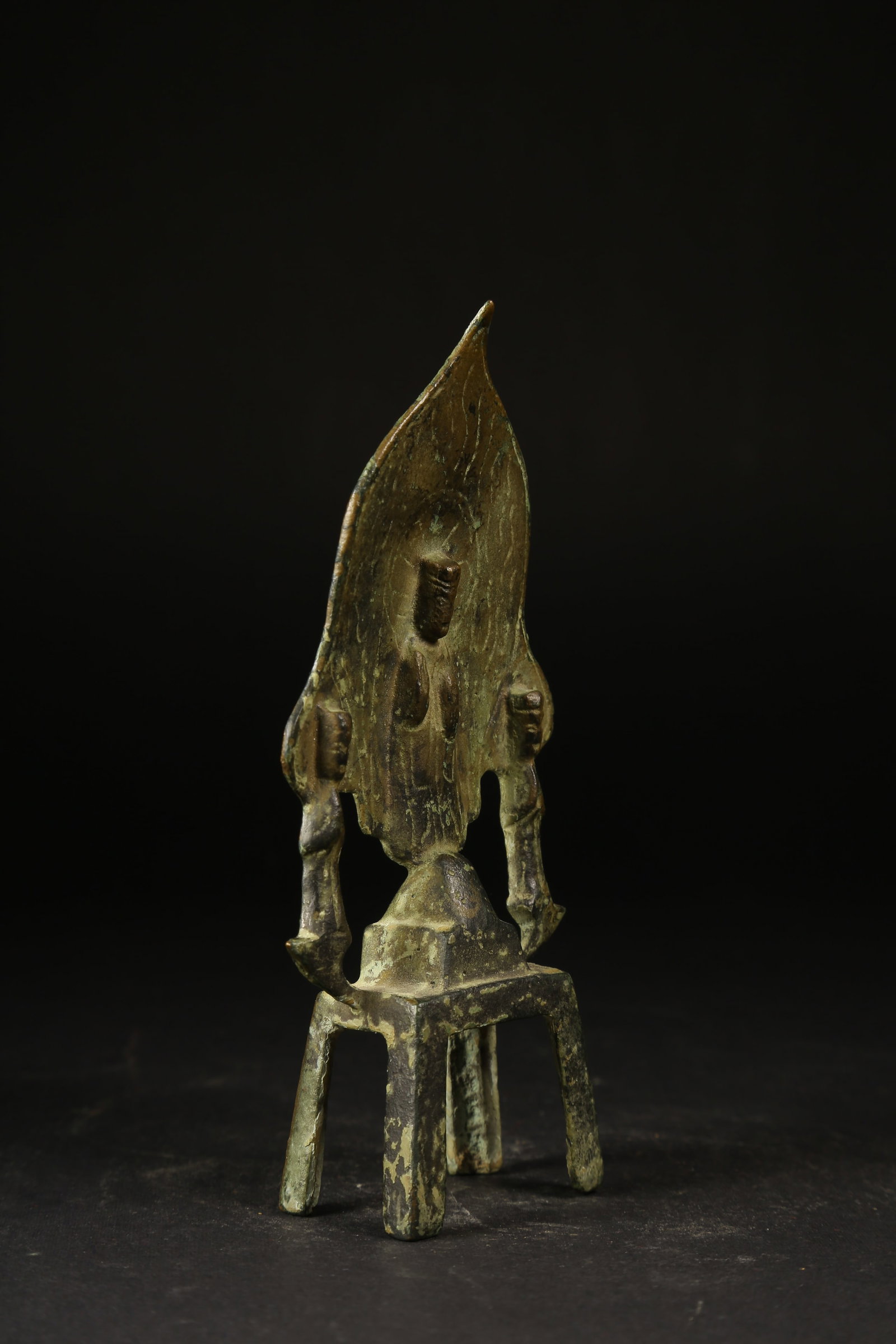 A BRONZE PANEL BUDDHA LAMP STATUE - 4