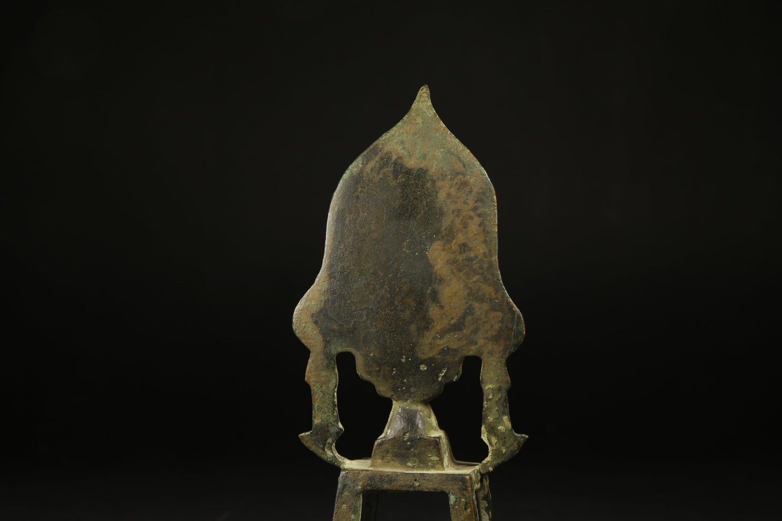 A BRONZE PANEL BUDDHA LAMP STATUE - 7