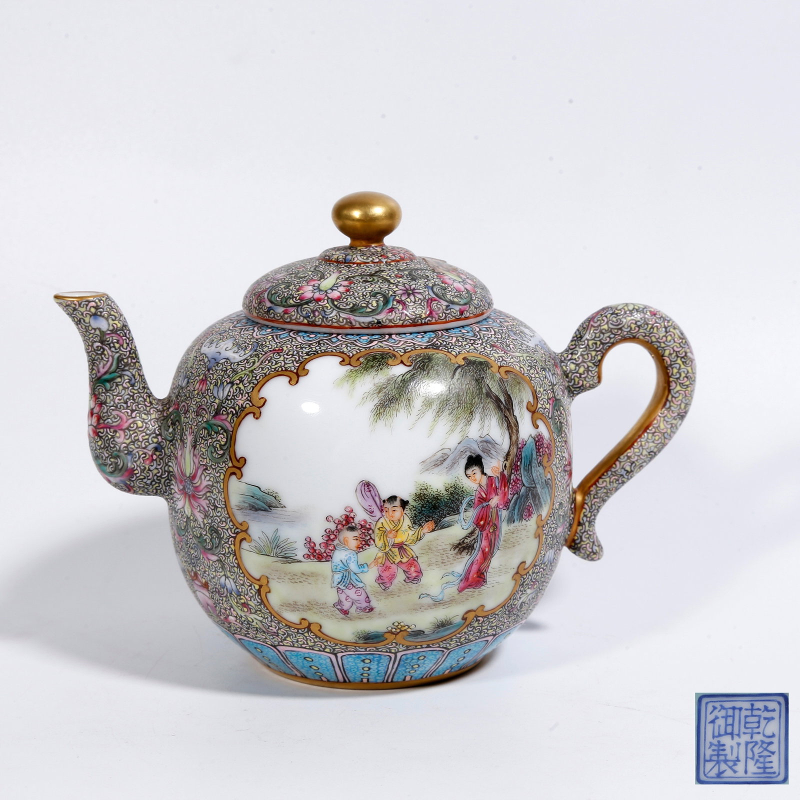 A FAMILLE-ROSE ENAMEL EWER WITH CARTOUCHES OF FIGURE NARRATIVE SCENES (1 of 9)