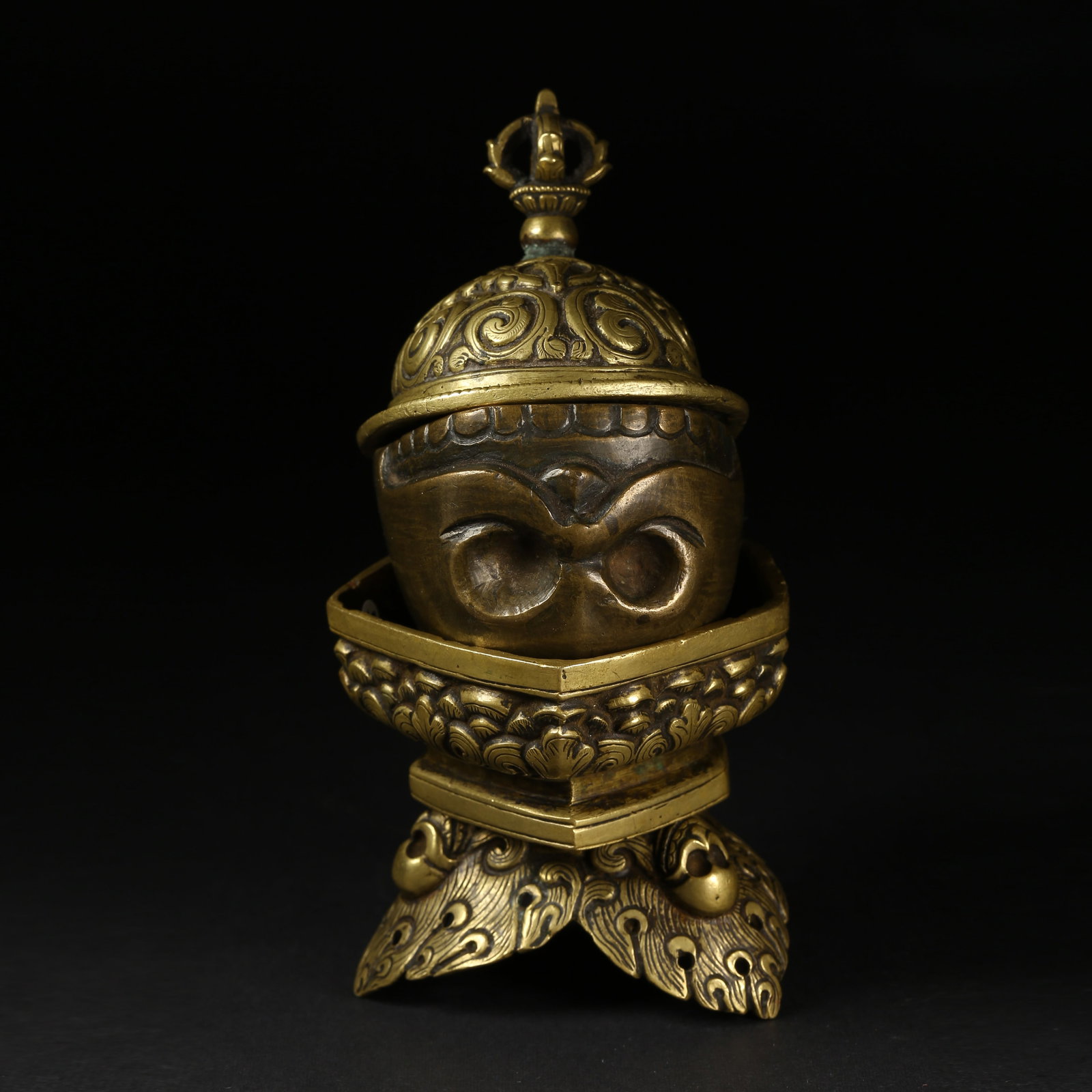 A BRONZE TOBA BOWL: Bronze Toba Bowl