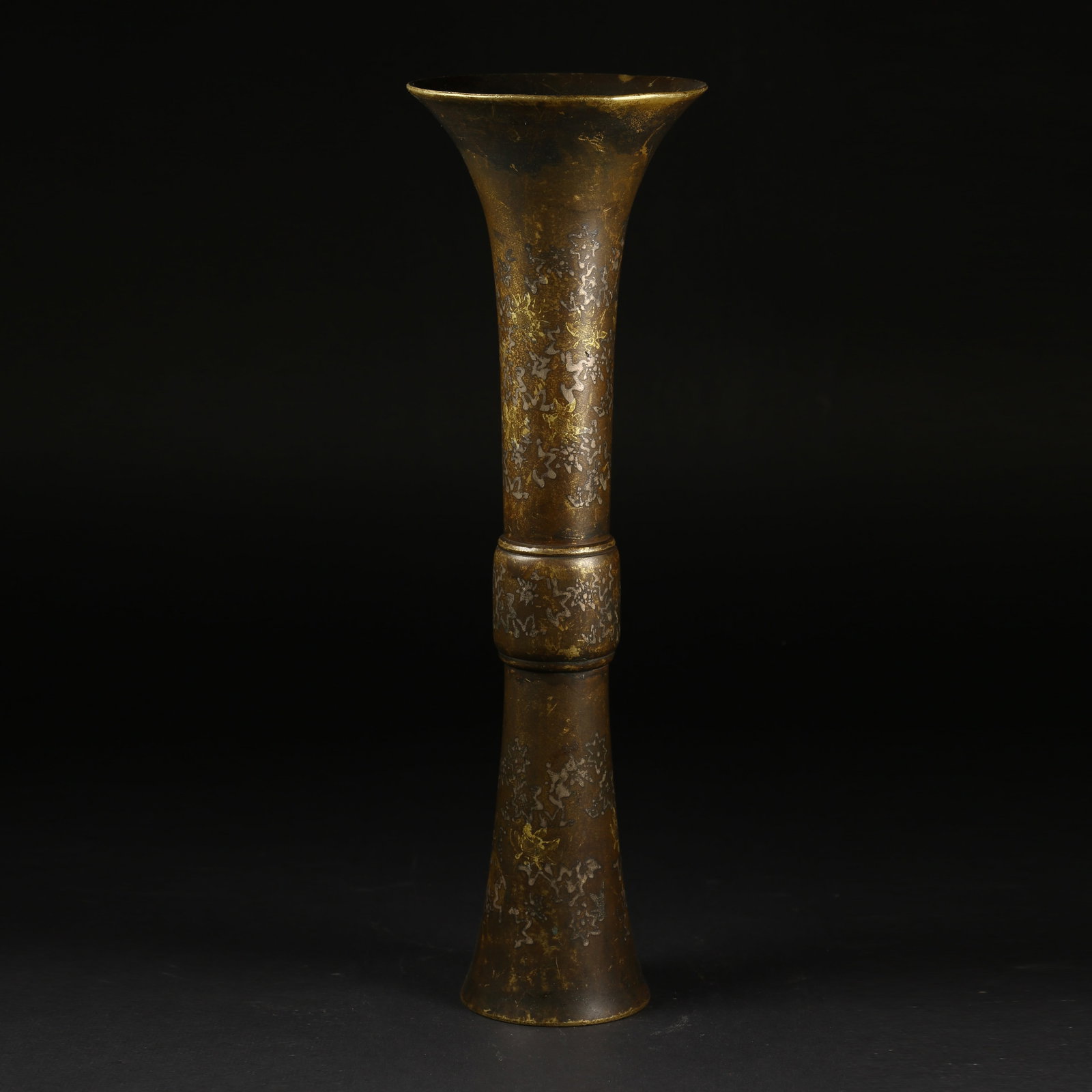 A BRONZE GILT-AND-SILVER INLAID GU VASE: Bronze Gilt-and-Silver Inlaid Gu Vase
