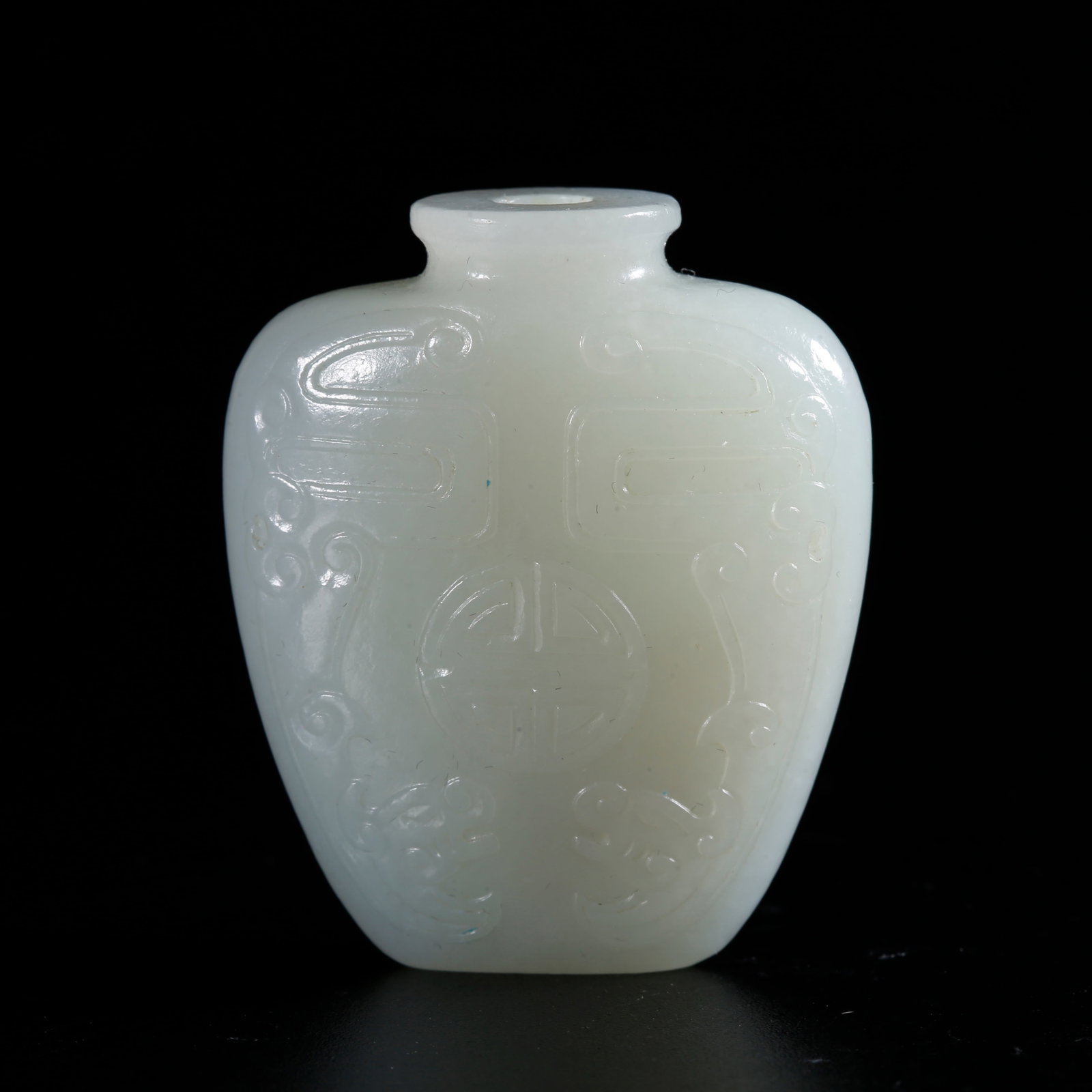 A HETIAN JADE CARVED SNUFF BOTTLE WITH FORTUNE AND LONGEVITY PATTERN (1 of 10)