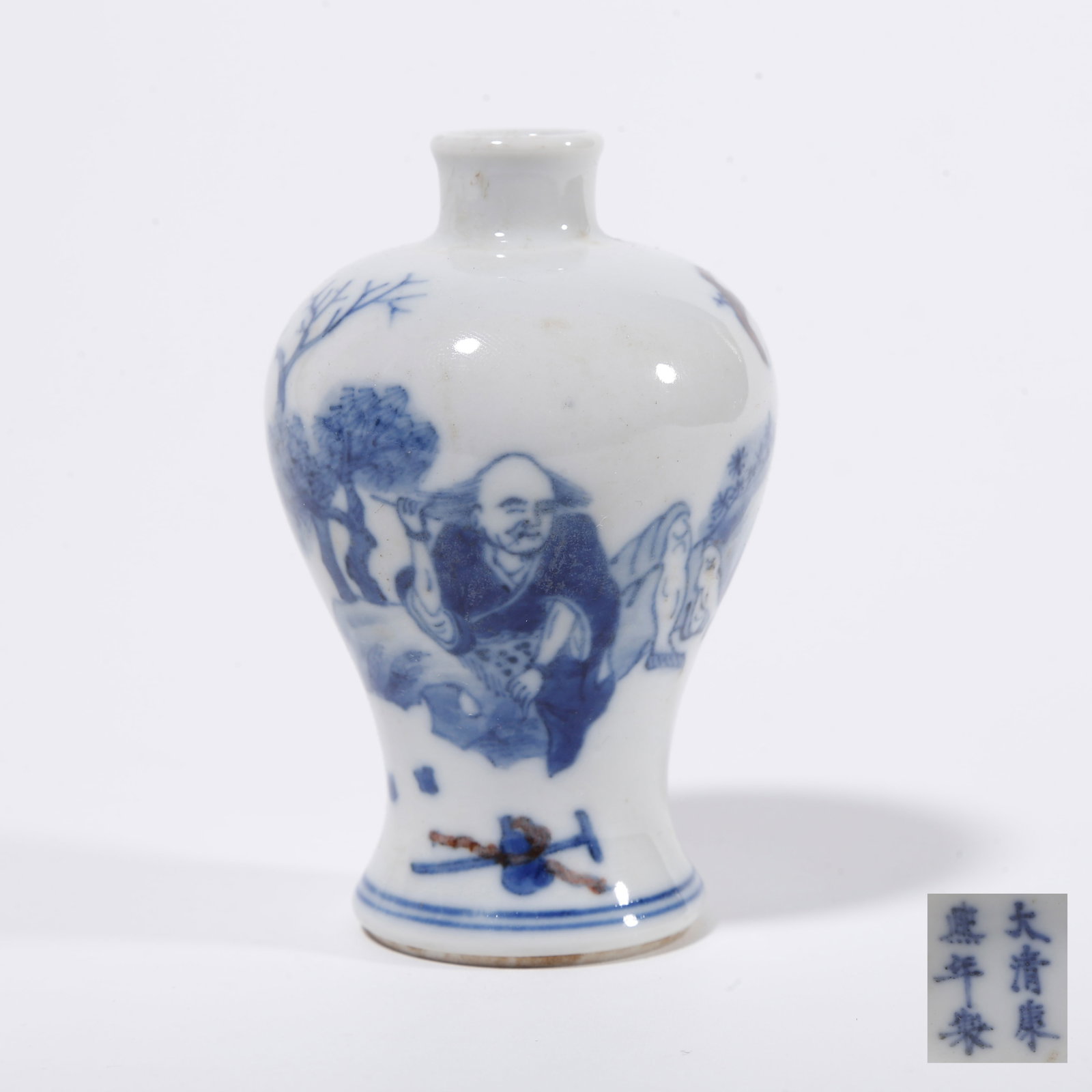 A BLUE AND WHITE SNUFF BOTTLE WITH ARHAT PATTERN: Blue and White Snuff Bottle with Arhat Pattern