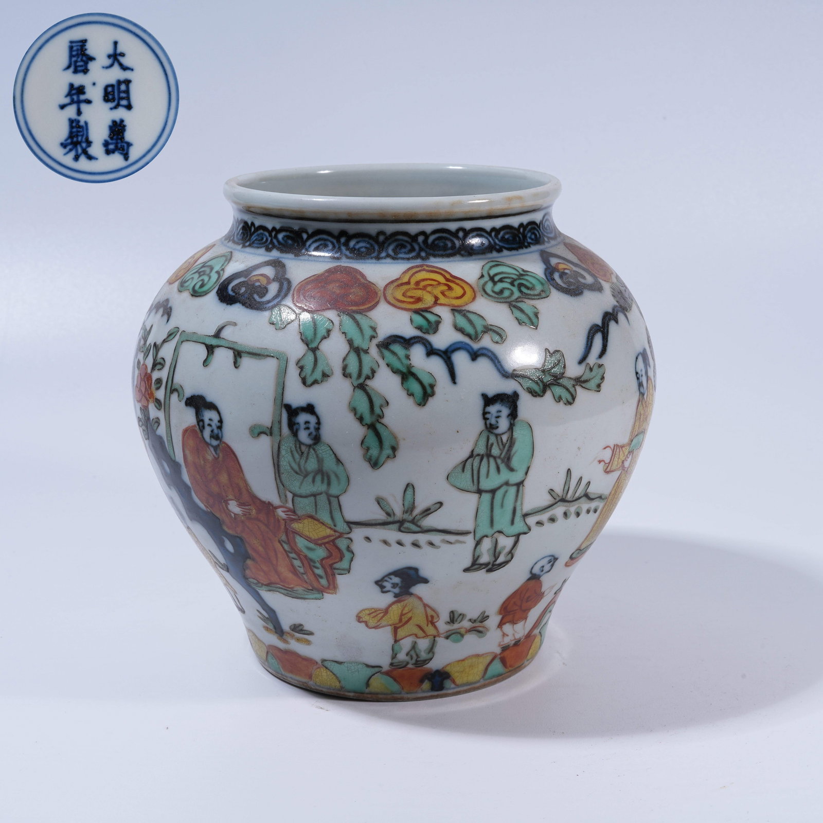 A WUCAI JAR WITH COURTYARD FIGURE NARRATIVE SCENES: Wucai Jar with Courtyard Figure Narrative Scenes