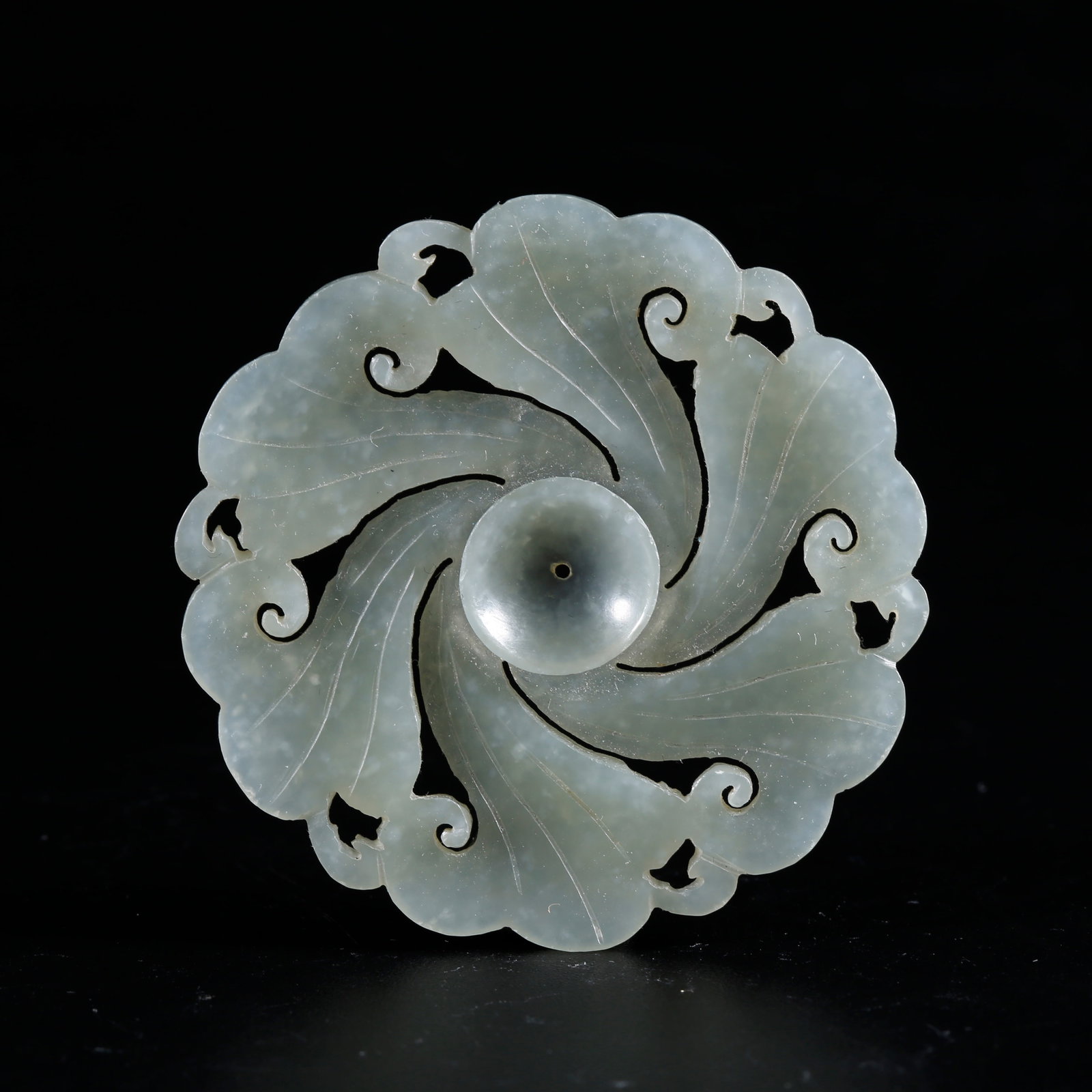 A HETIAN JADE CARVED PENDANT: Hetian Jade Carved Pendant
