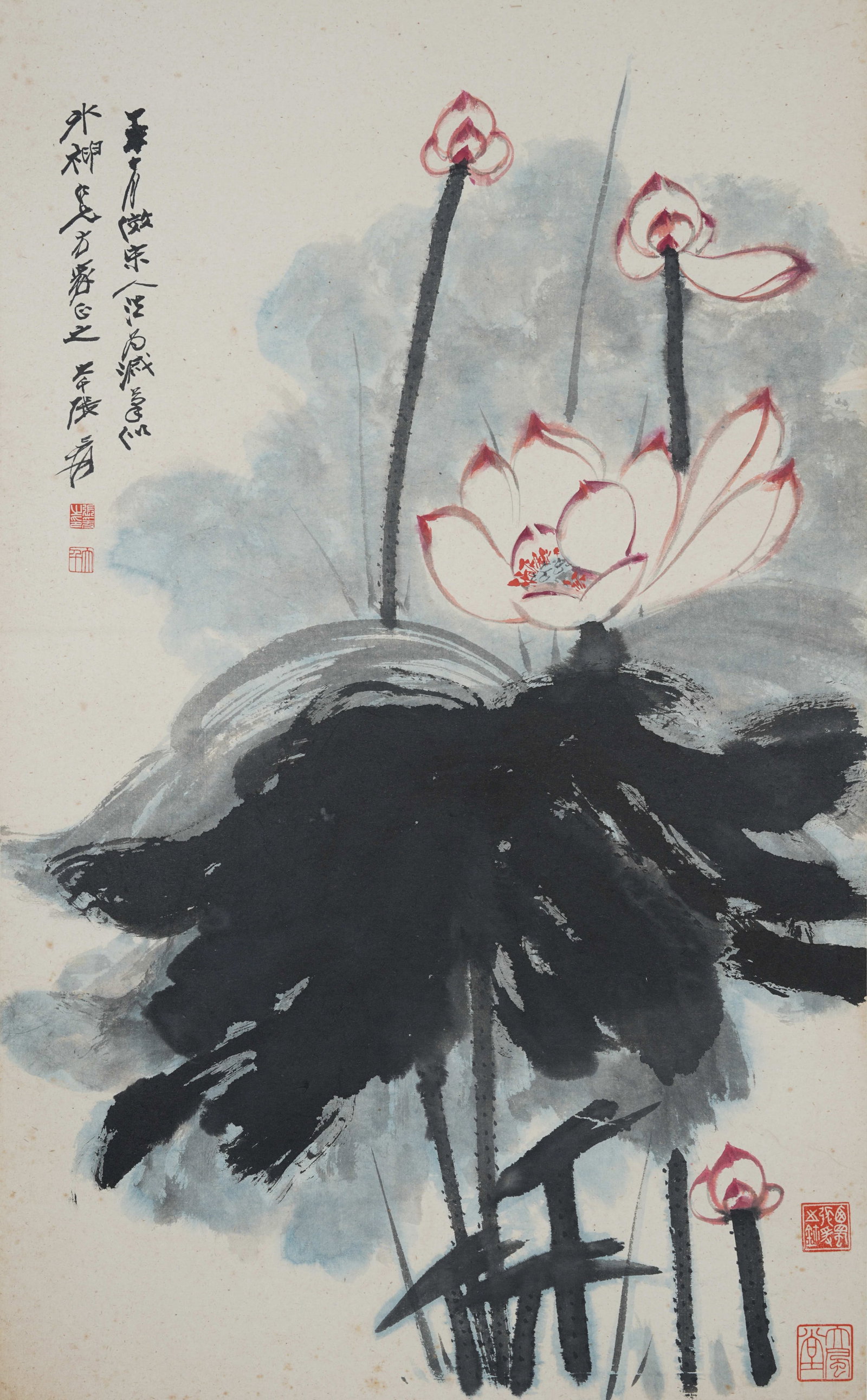 A LOTUS PAINTING MOUNTED AS MIRROR HEART ON PAPER BY ZHANG DAQIAN.張大千: Lotus Painting Mounted as Mirror Heart on Paper by Zhang Daqian.張大千