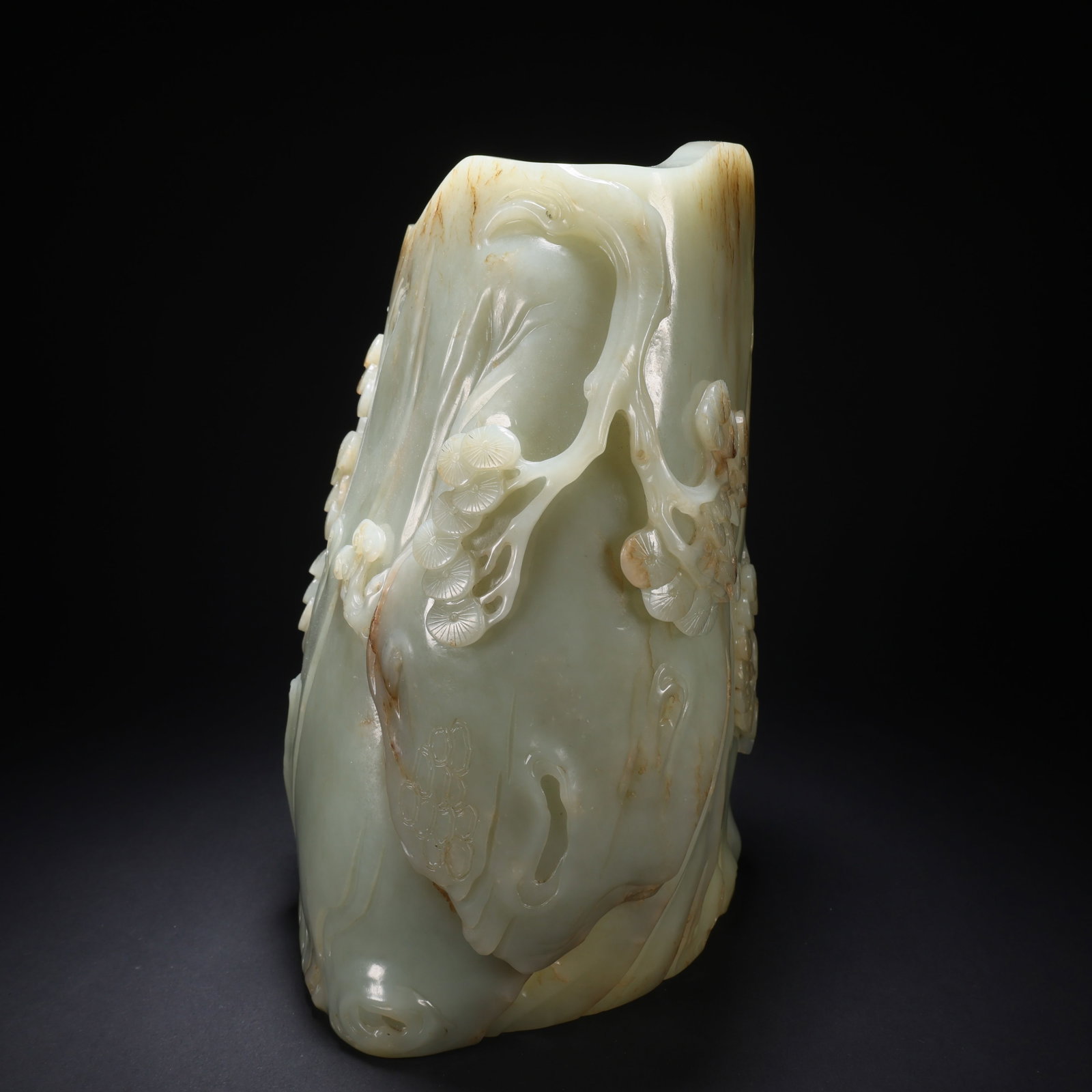 A HETIAN JADE PINE AND CRANE LONGEVITY BRUSH HOLDER - 4