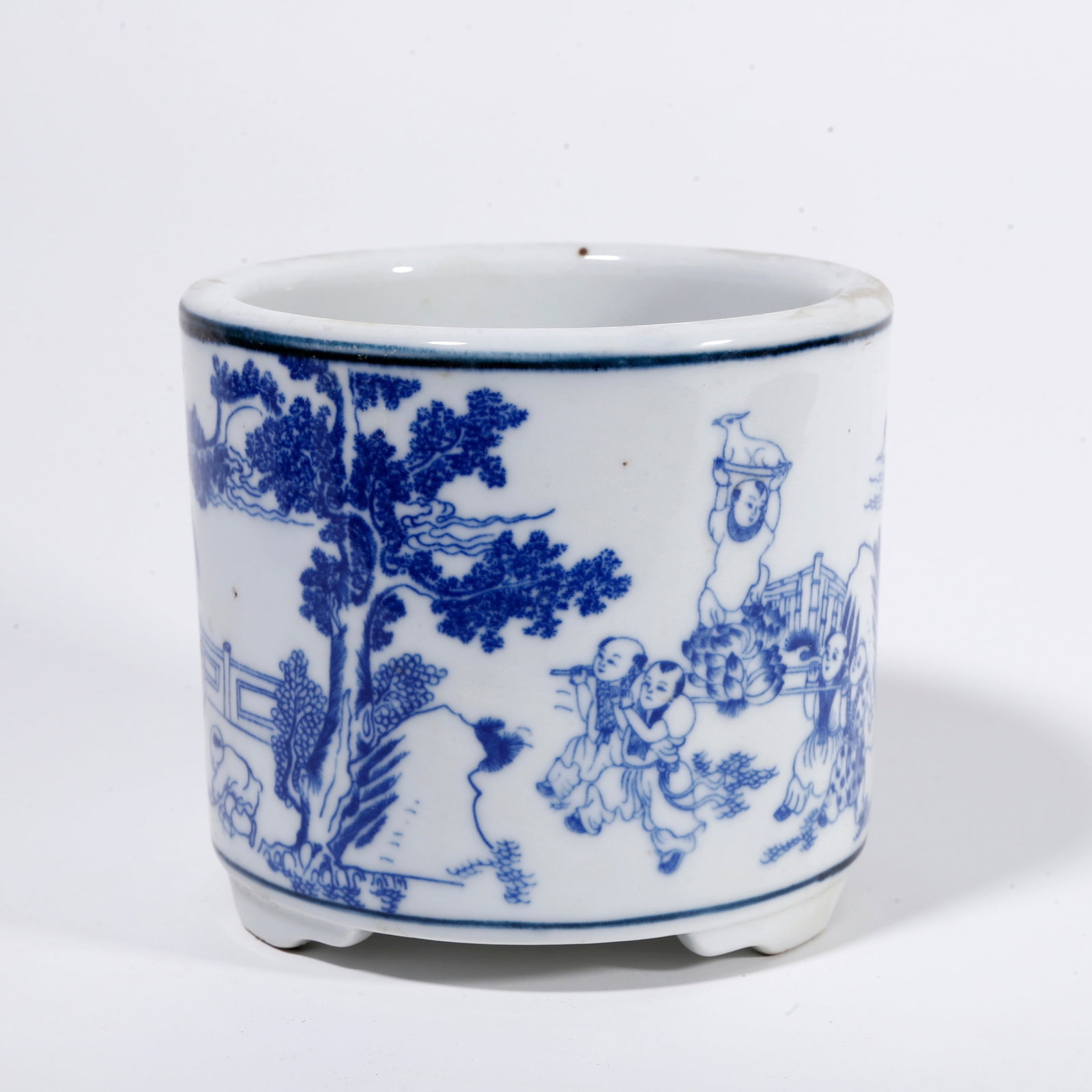 A BLUE AND WHITE BRUSH POT WITH FIGURE STORY PATTERN: Blue and White Brush Pot with Figure Story Pattern