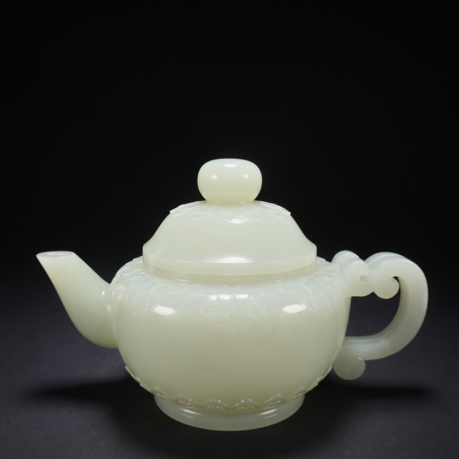 A HETIAN JADE LOTUS-PATTERNED JADE WINE POT (1 of 9)