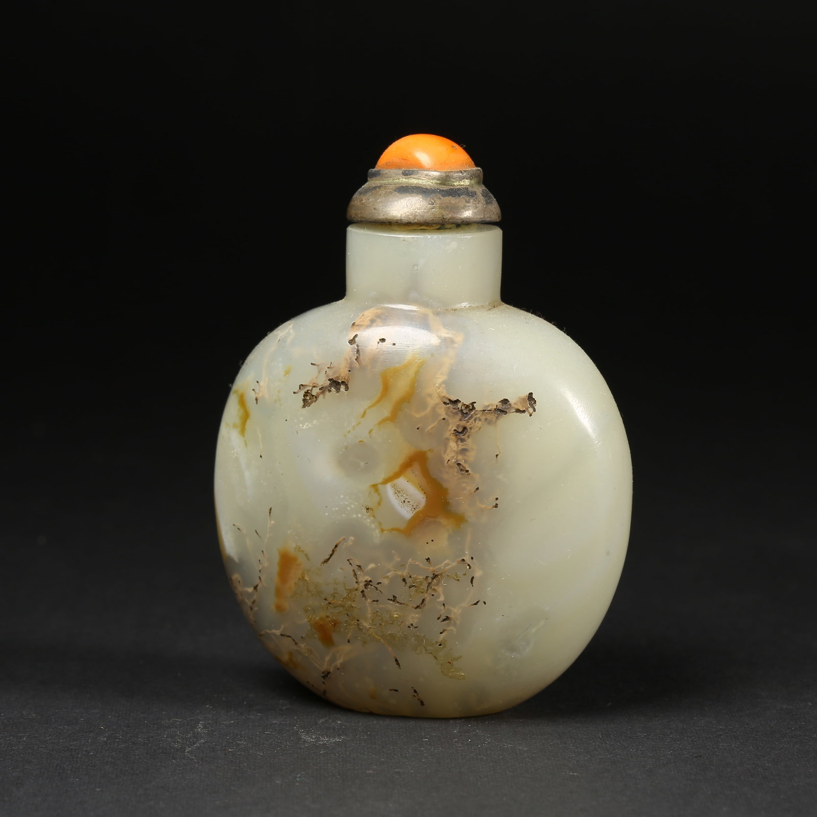 A AGATE SNUFF BOTTLE (1 of 7)