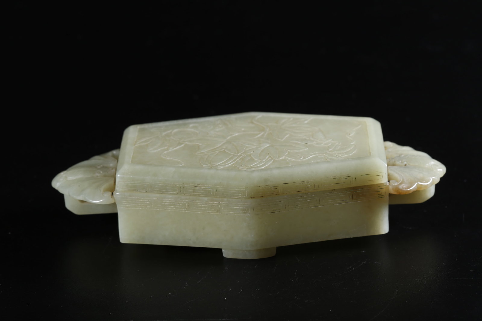 A HETIAN JADE CARVED DOUBLE-EAR COVERED BOX WITH FLORAL PATTERN: Hetian Jade Carved Double-ear Covered Box with Floral Pattern
