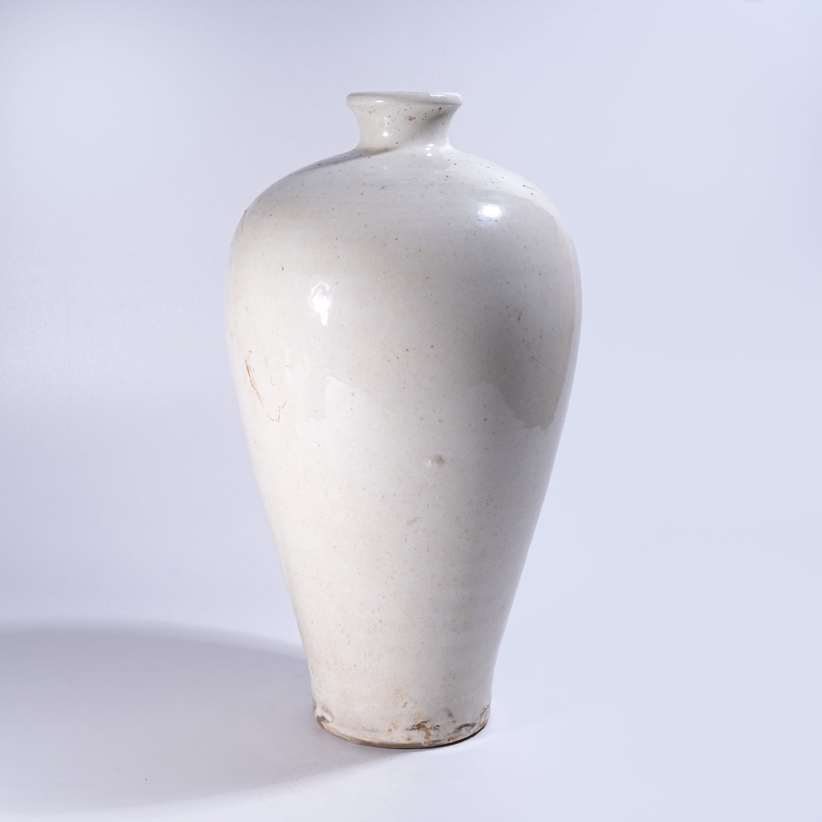 A WHITE-GLAZED MEIPING VASE (1 of 9)