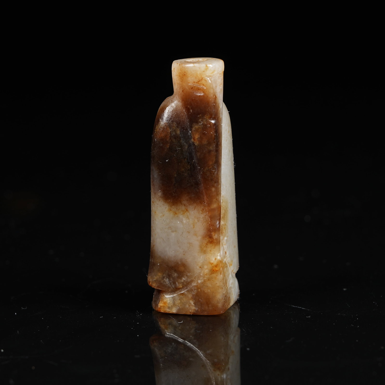 A ANCIENT JADE WENGZHONG PENDANT: Ancient Jade Wengzhong Pendant
