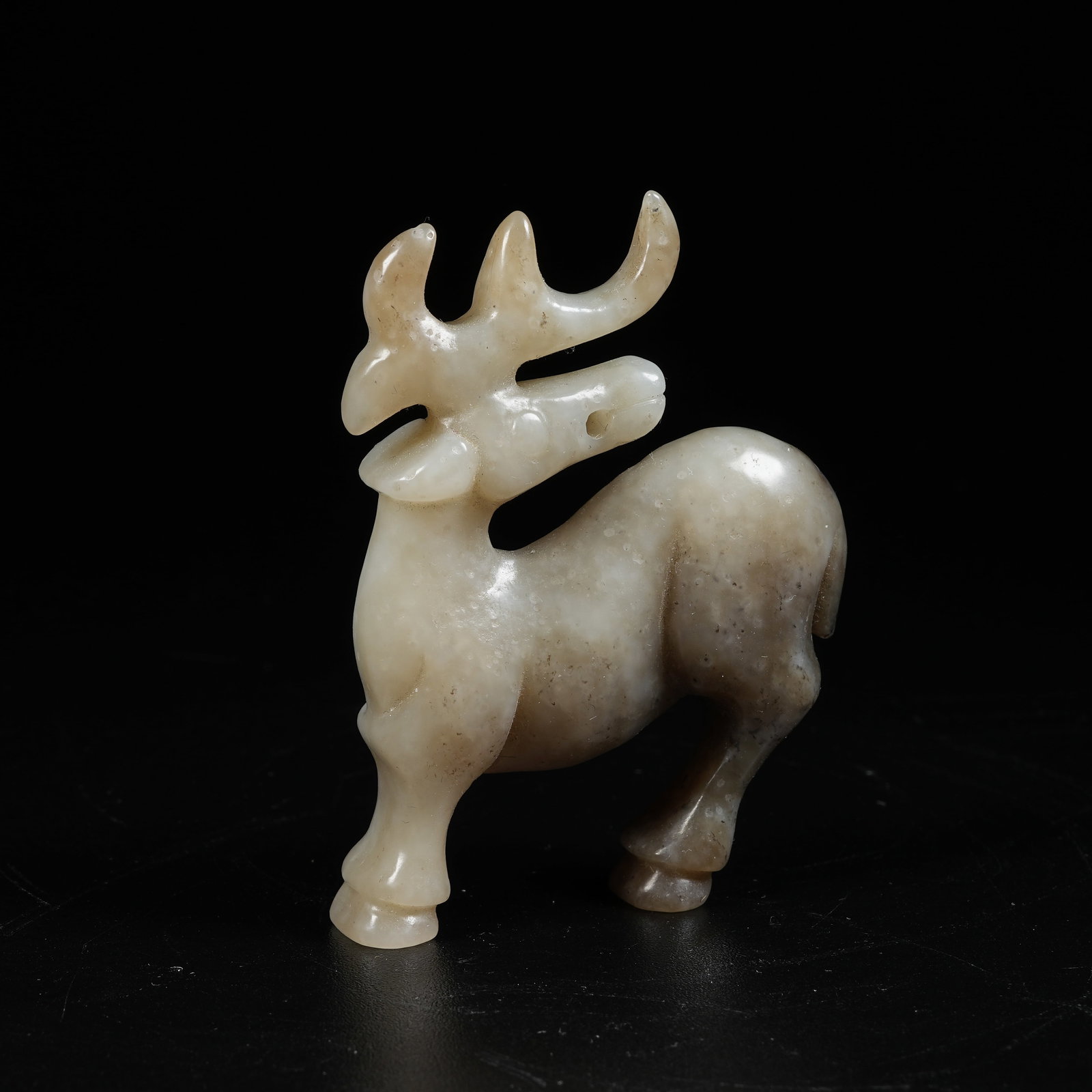 A ANCIENT JADE DEER: Ancient Jade Deer