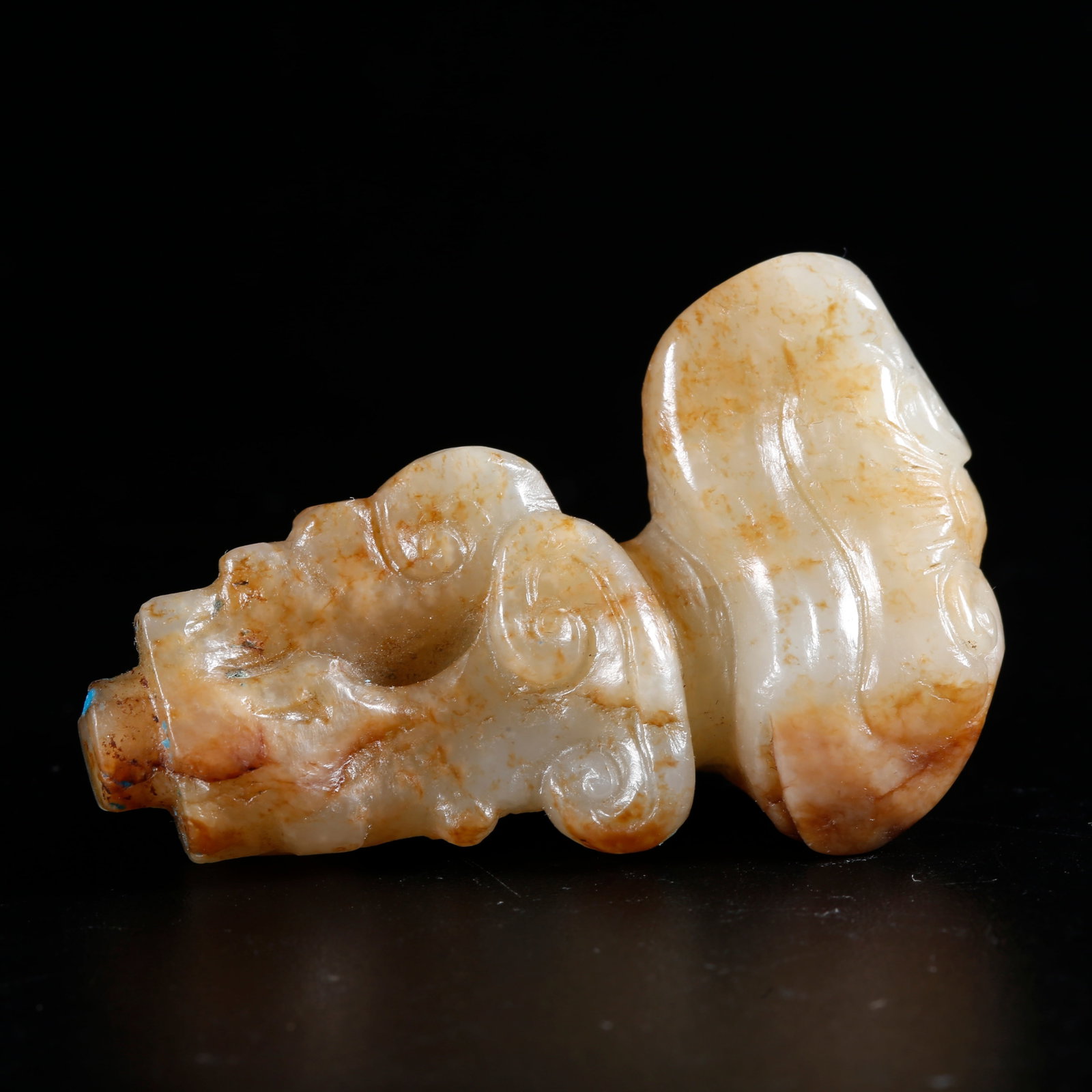 A HETIAN JADE CARVED GANODERMA LUCIDUM SHAPED CENSER FINIAL: Hetian Jade Carved Ganoderma Lucidum Shaped Censer Finial