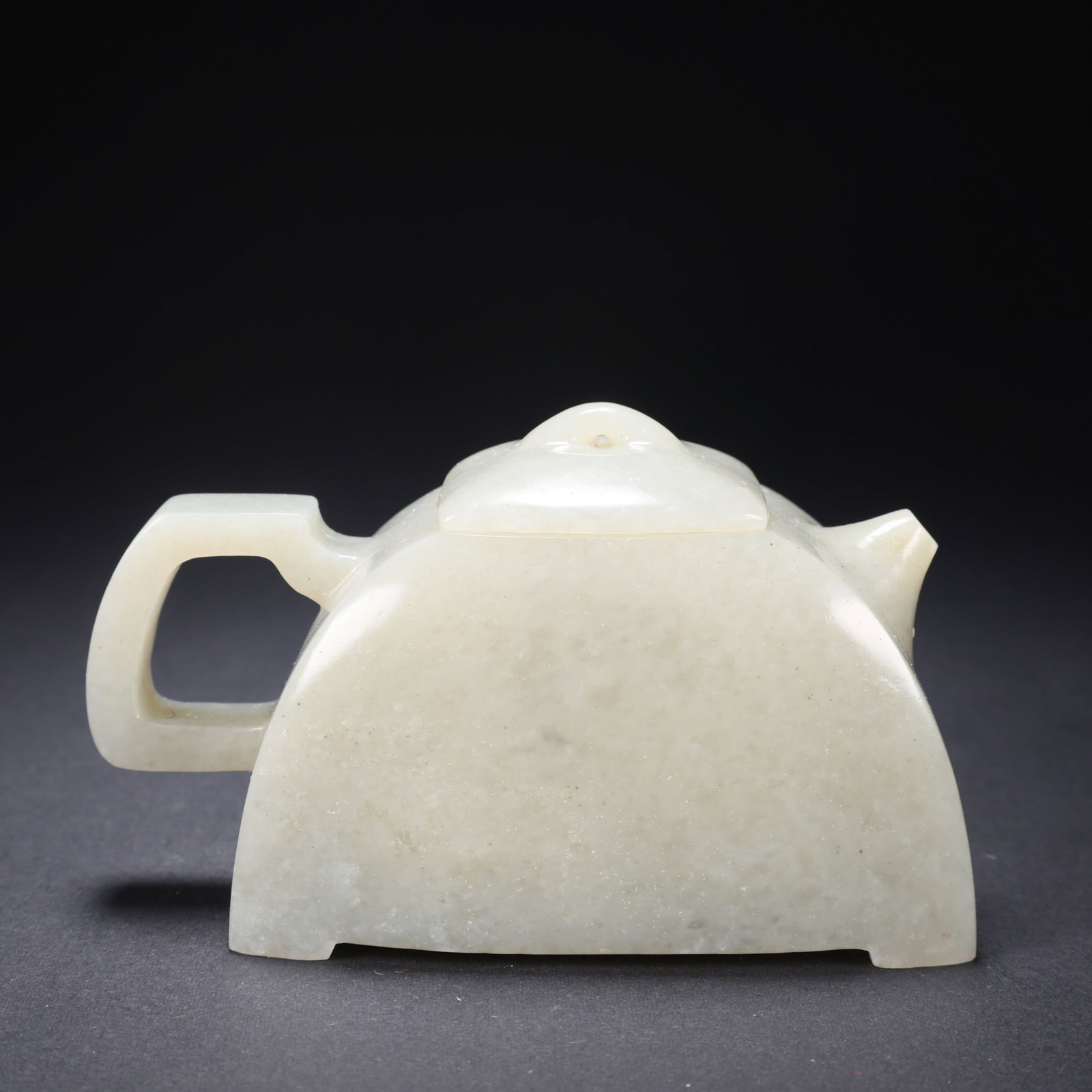 A HETIAN JADE RECTANGULAR PLAIN WINE POT (1 of 9)