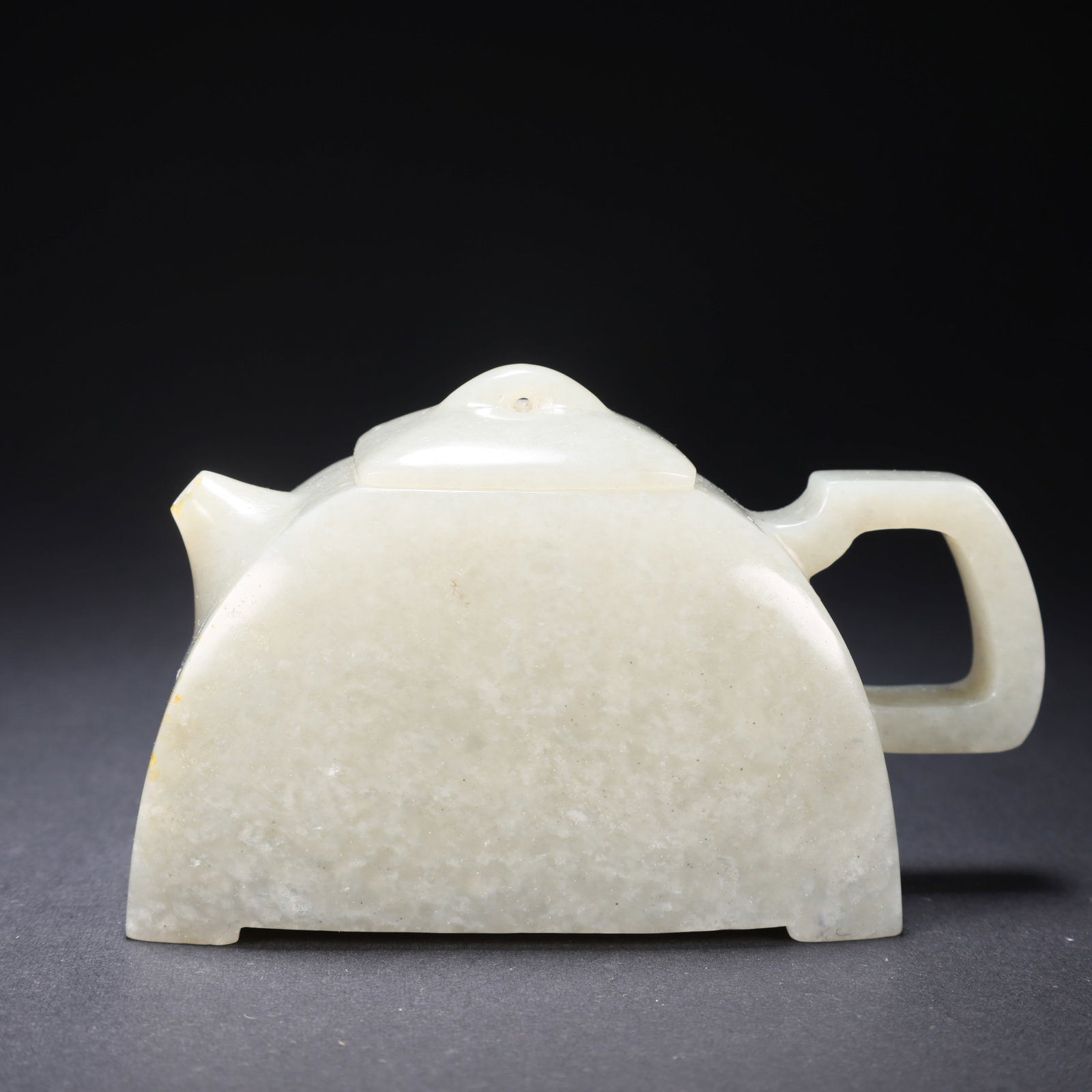 A HETIAN JADE RECTANGULAR PLAIN WINE POT - 6