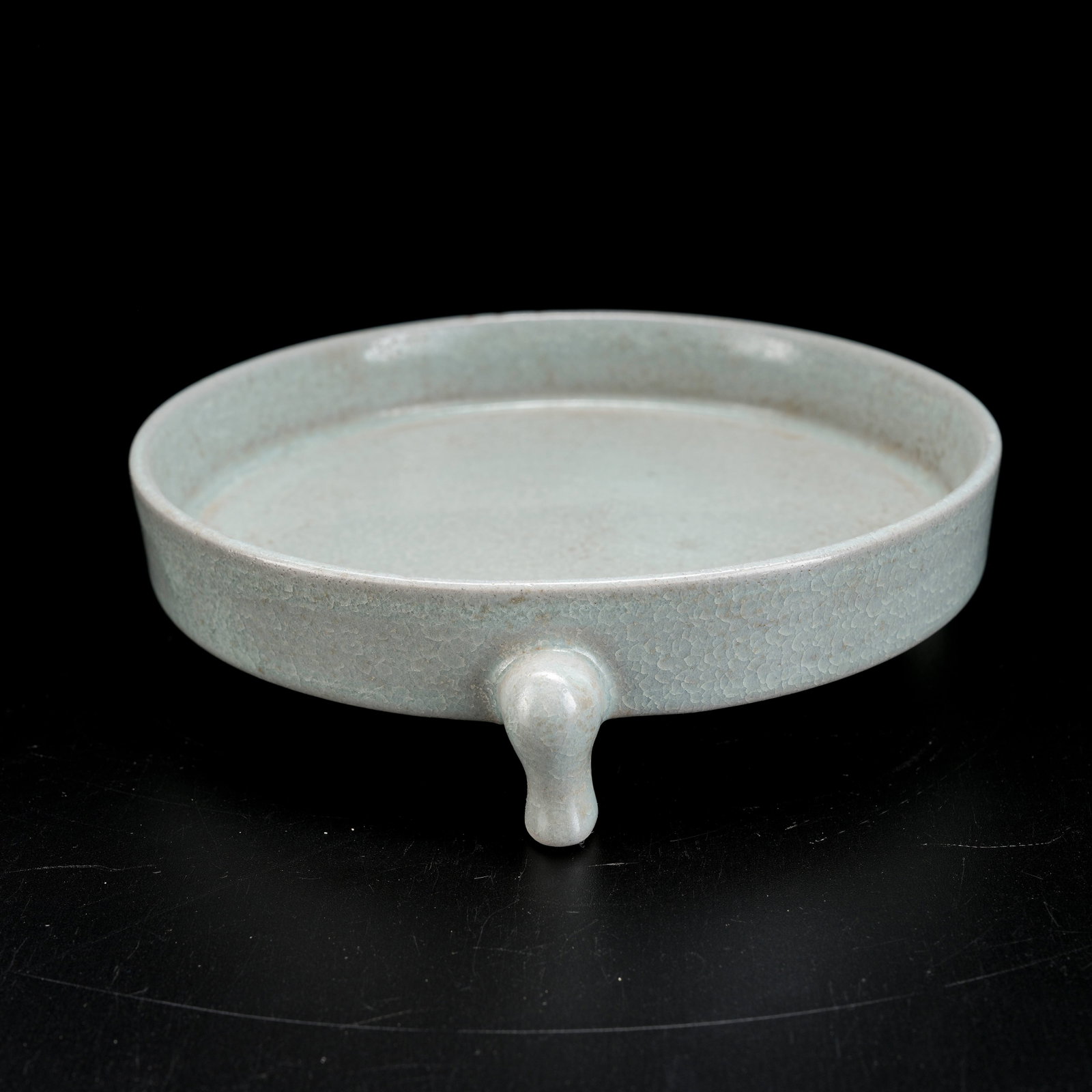 A RU KILN THREE-LEGGED INCENSE TRAY: Ru Kiln Three-Legged Incense Tray