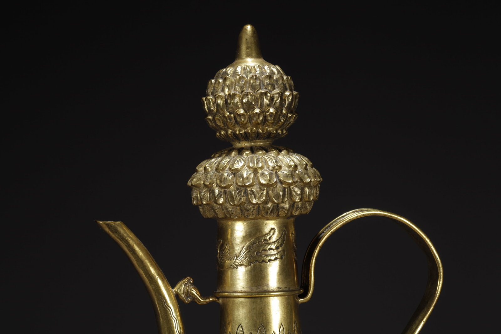 A GILDED BRONZE PHOENIX-PATTERNED TEAPOT - 2