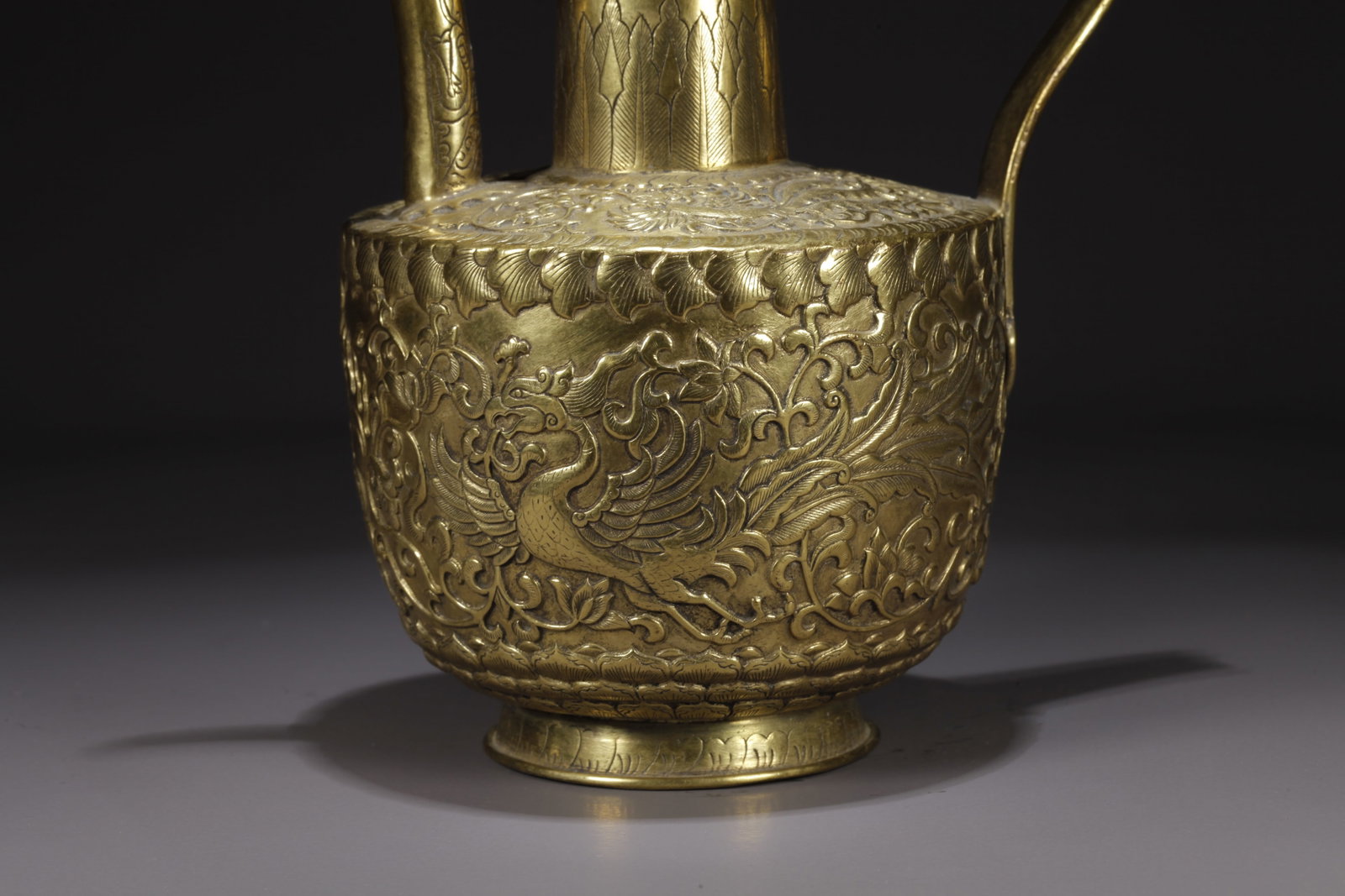 A GILDED BRONZE PHOENIX-PATTERNED TEAPOT - 3