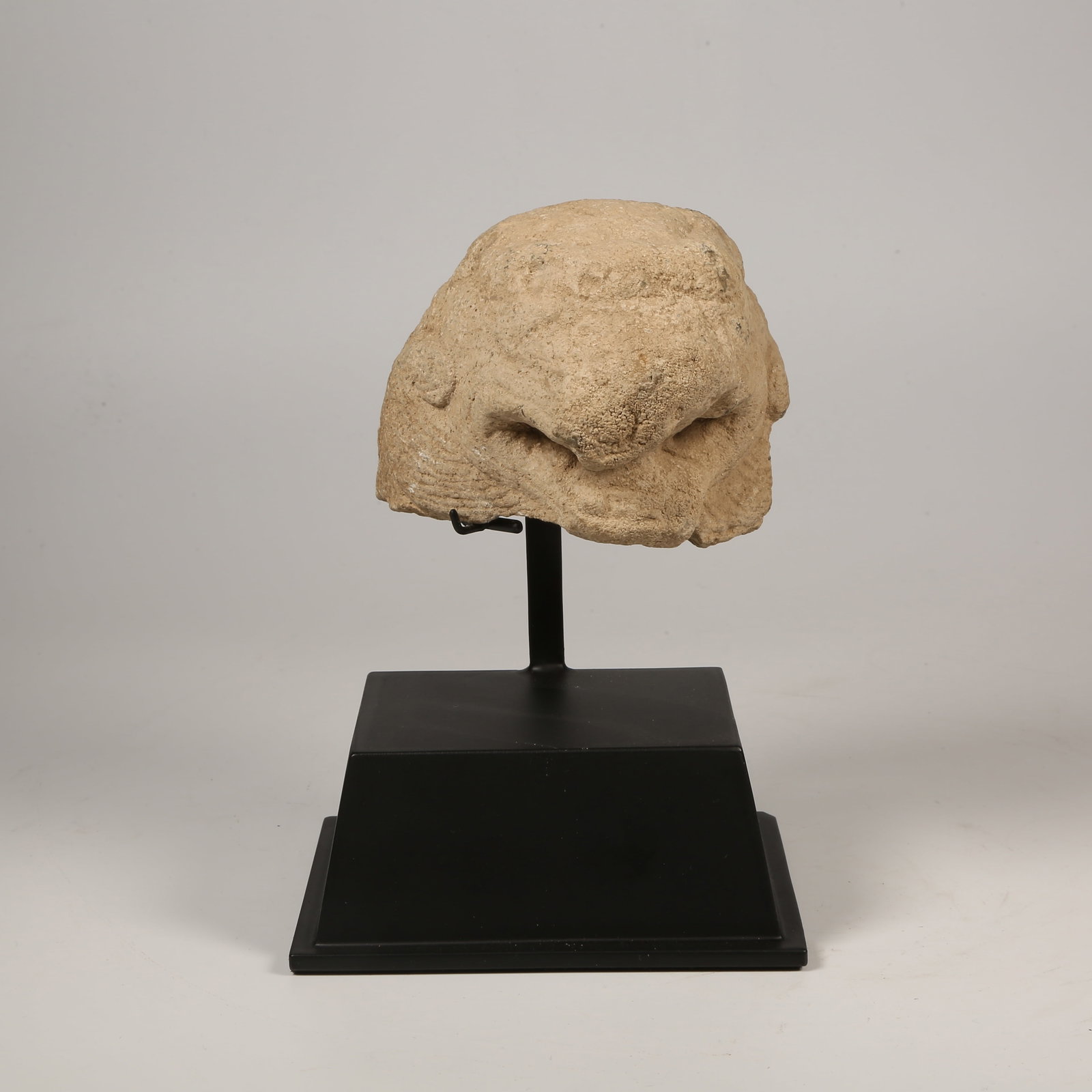 A QING STONE AUSPICIOUS LION HEAD: Qing Stone Auspicious Lion Head