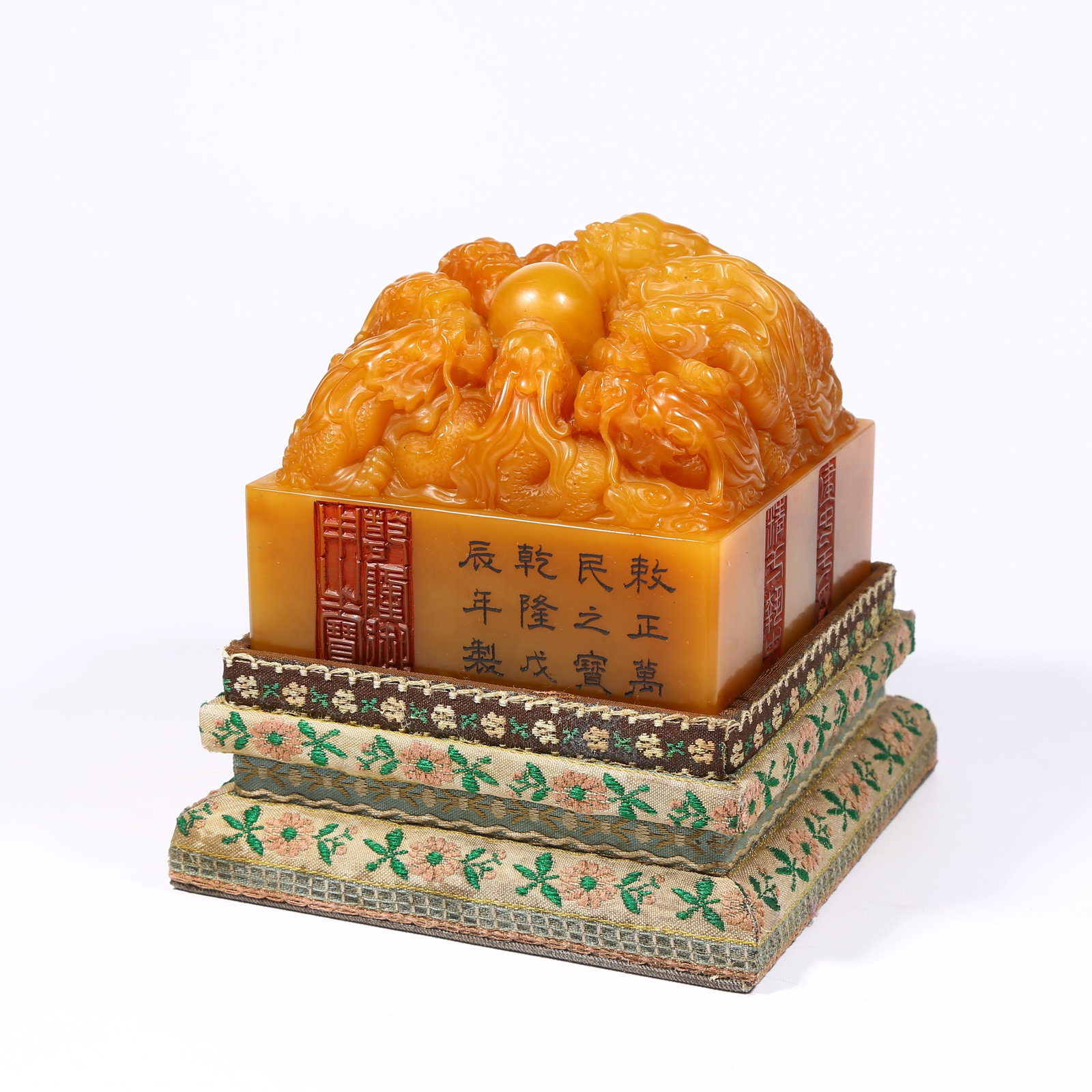 A SHOUSHAN TIANHUANG STONE SEAL WITH NINE-DRAGON KNOB (1 of 8)