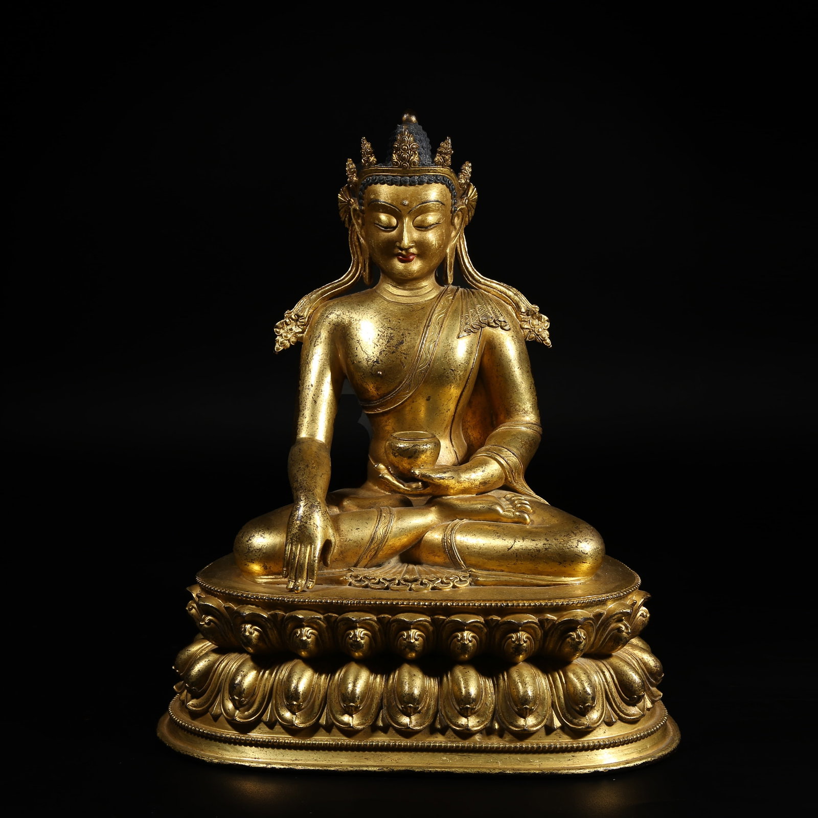 A GILT-BRONZE STATUE OF SHAKYAMUNI BUDDHA (1 of 8)