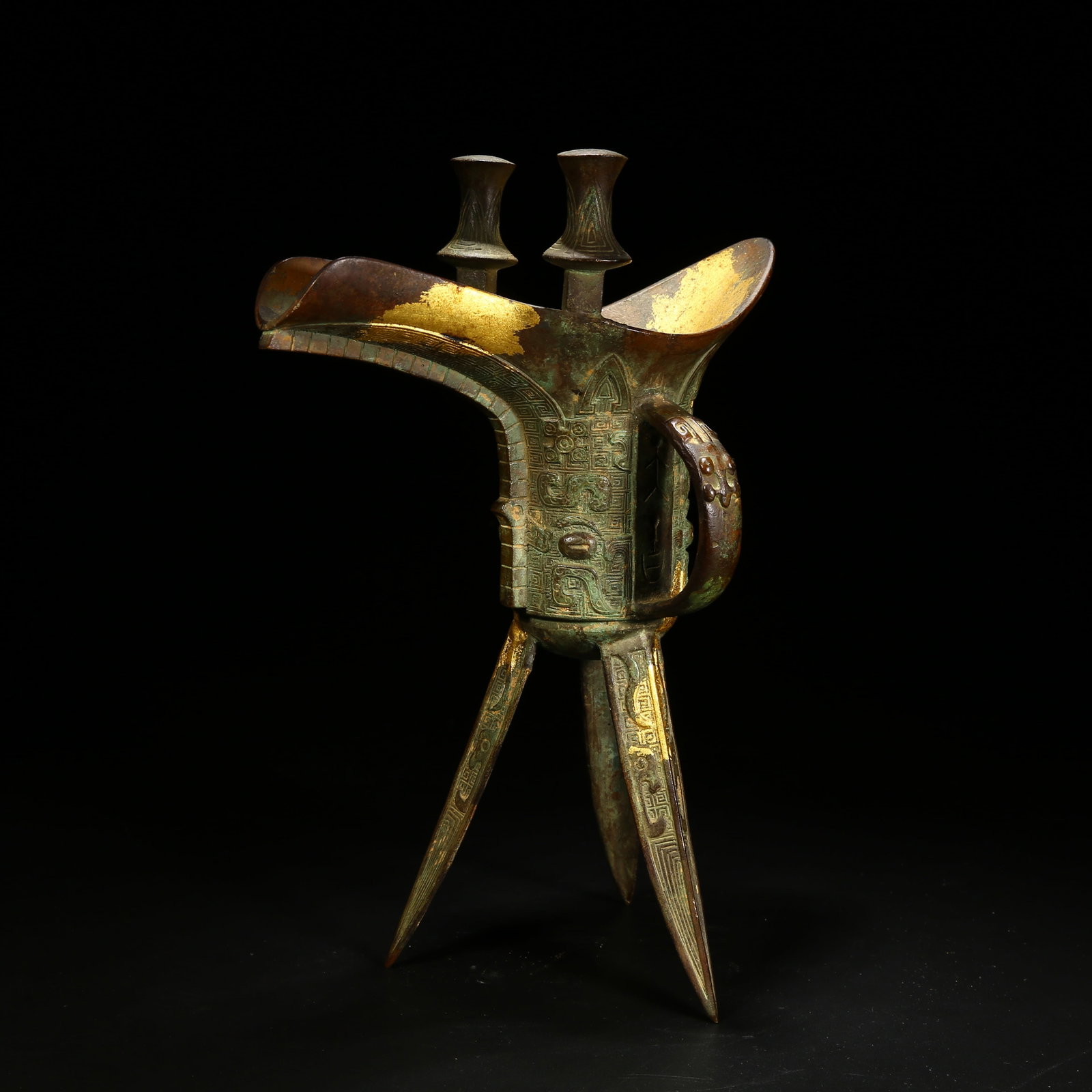 A BRONZE JUE CUP WITH GILT AND BEAST-FACE PATTERN (1 of 9)