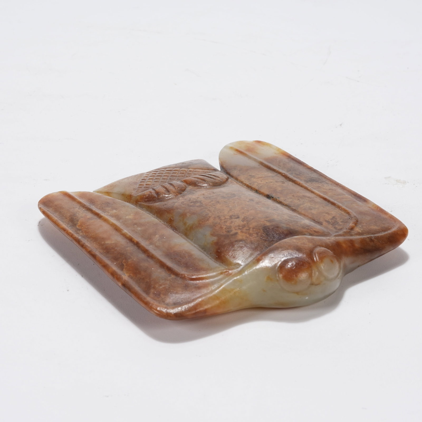 A ANCIENT JADE OWL: Ancient Jade Owl