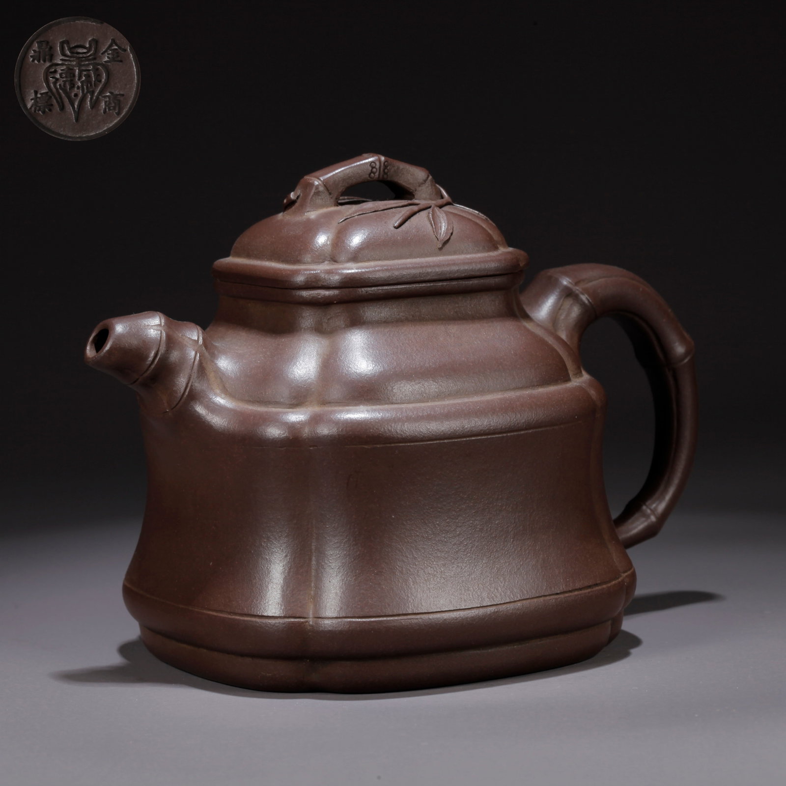 A PURPLE CLAY (ZISHA) TEAPOT WITH BAMBOO KNOB (1 of 9)