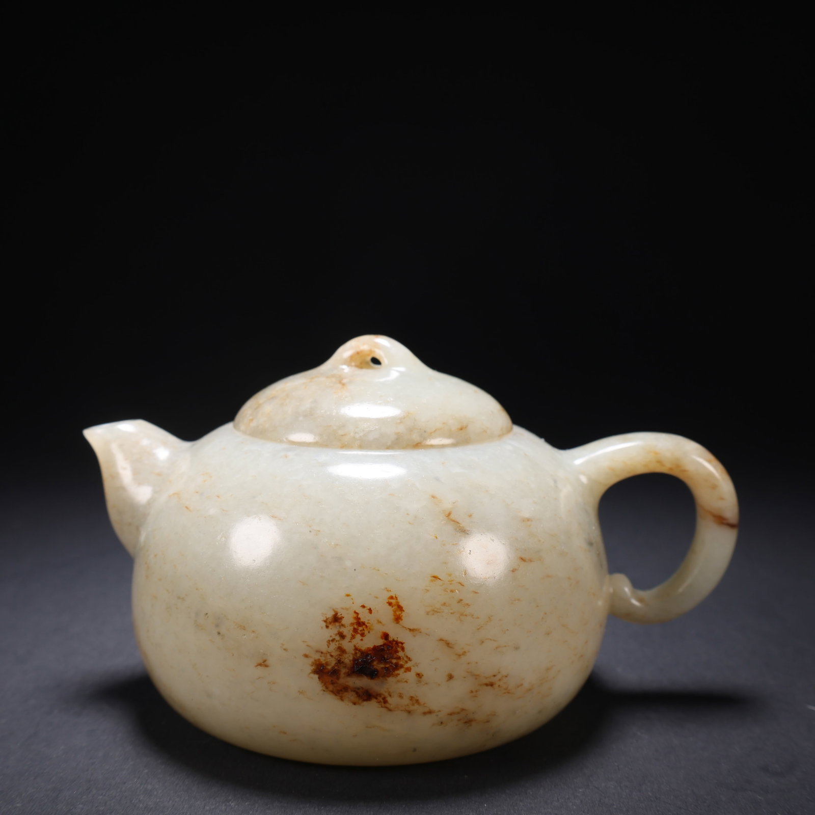 A HETIAN JADE PLAIN WINE POT (1 of 9)