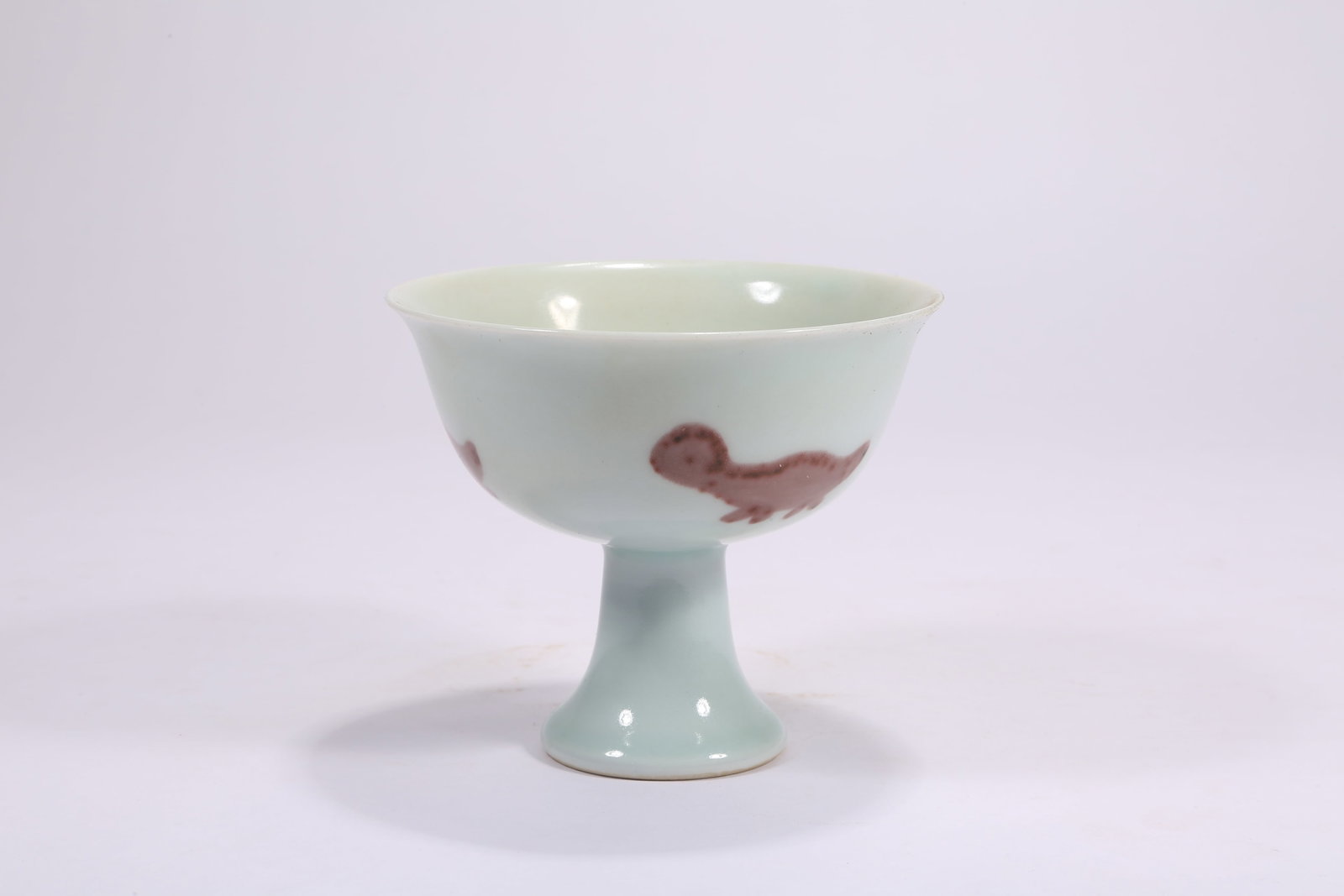 A UNDERGLAZE RED FISH-PATTERNED HIGH-FOOTED CUP - 2