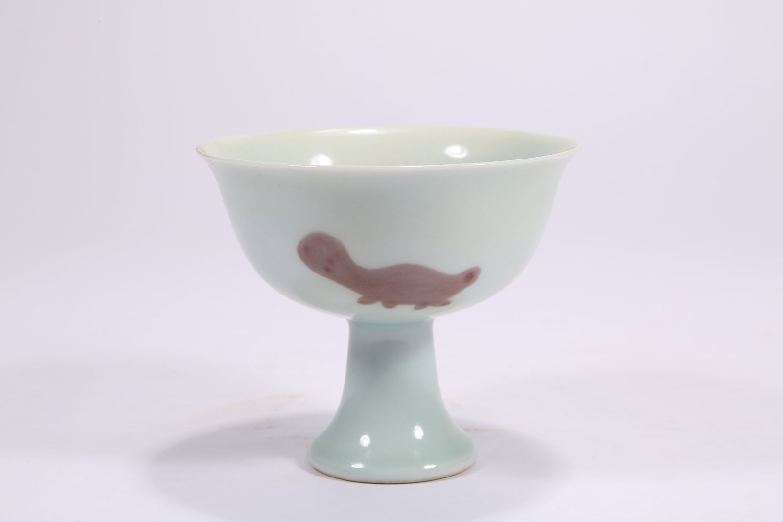 A UNDERGLAZE RED FISH-PATTERNED HIGH-FOOTED CUP - 4