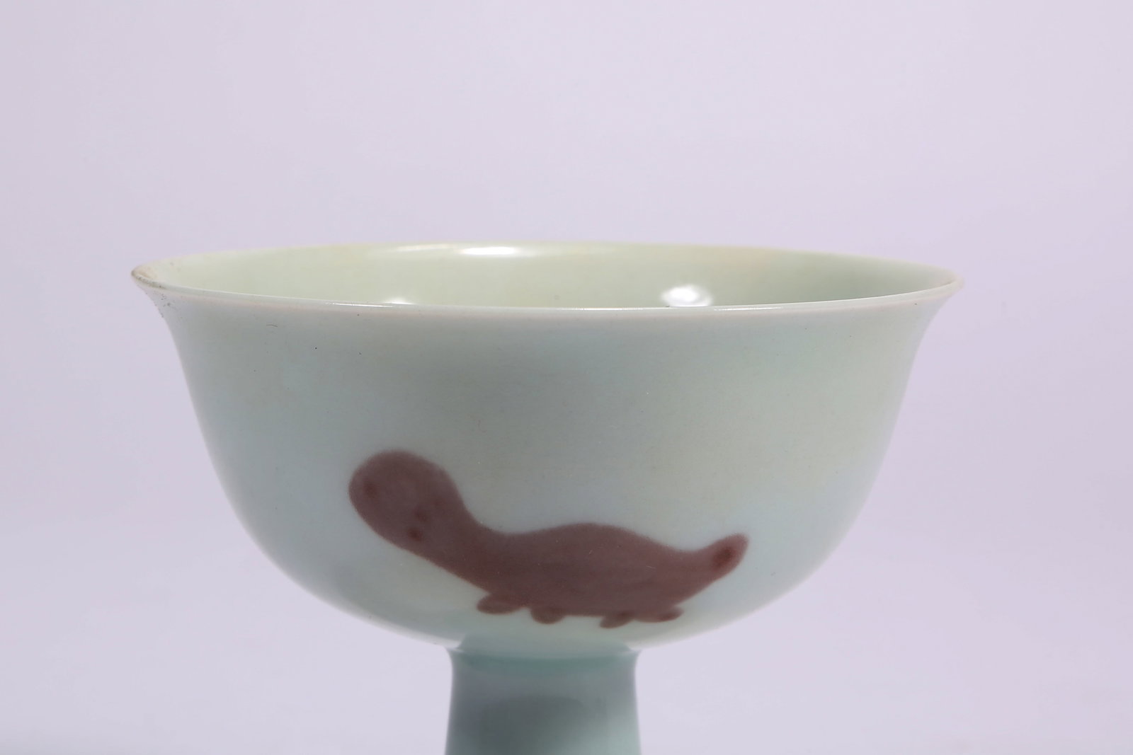 A UNDERGLAZE RED FISH-PATTERNED HIGH-FOOTED CUP - 5