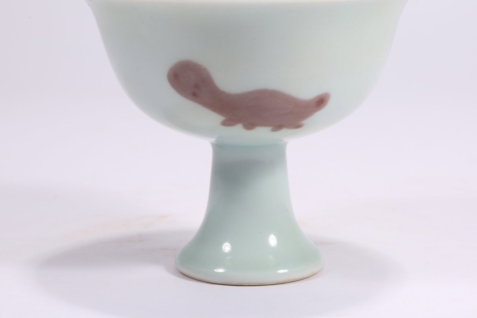 A UNDERGLAZE RED FISH-PATTERNED HIGH-FOOTED CUP - 6