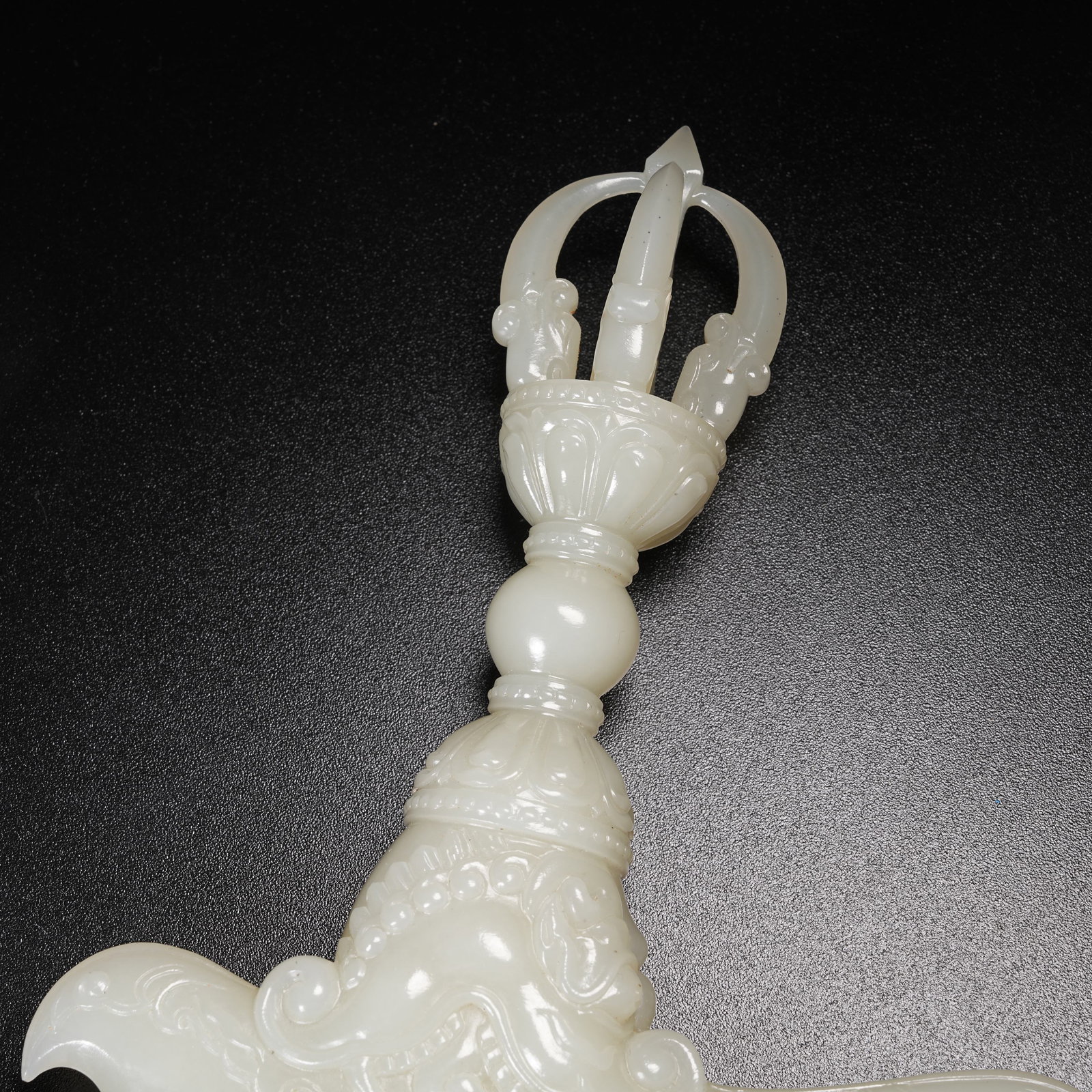 A HETIAN JADE RITUAL IMPLEMENT - 2