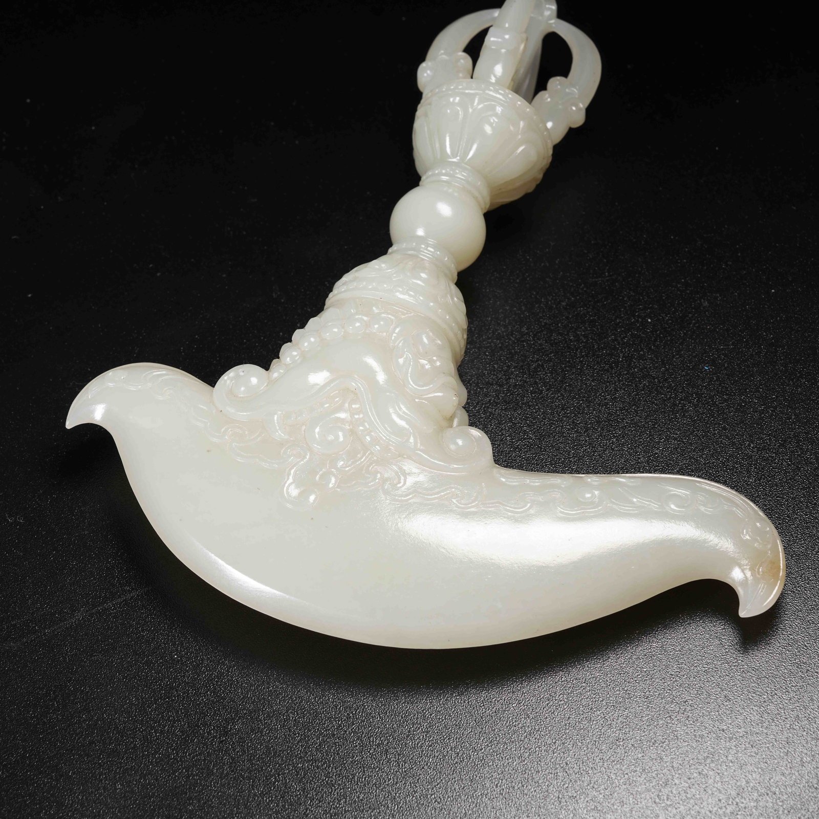 A HETIAN JADE RITUAL IMPLEMENT - 6