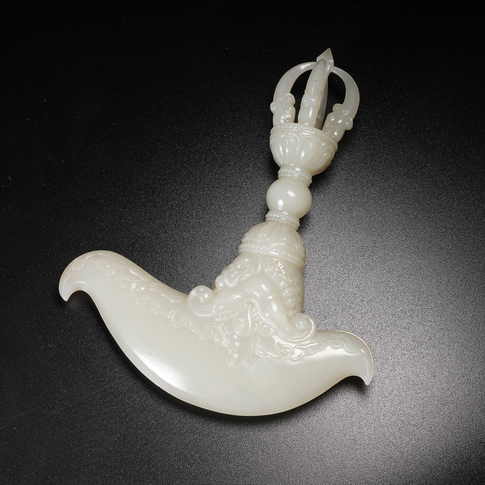 A HETIAN JADE RITUAL IMPLEMENT - 9