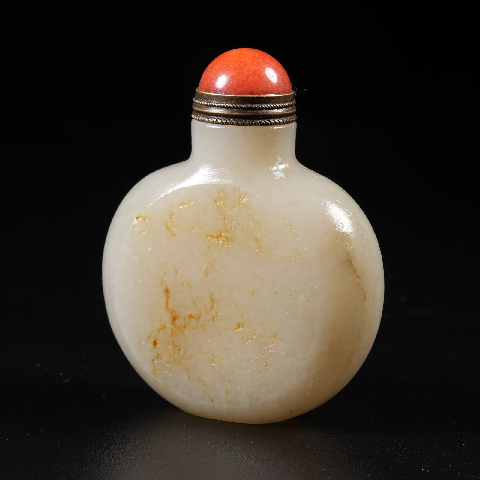 A HETIAN JADE SNUFF BOTTLE (1 of 9)