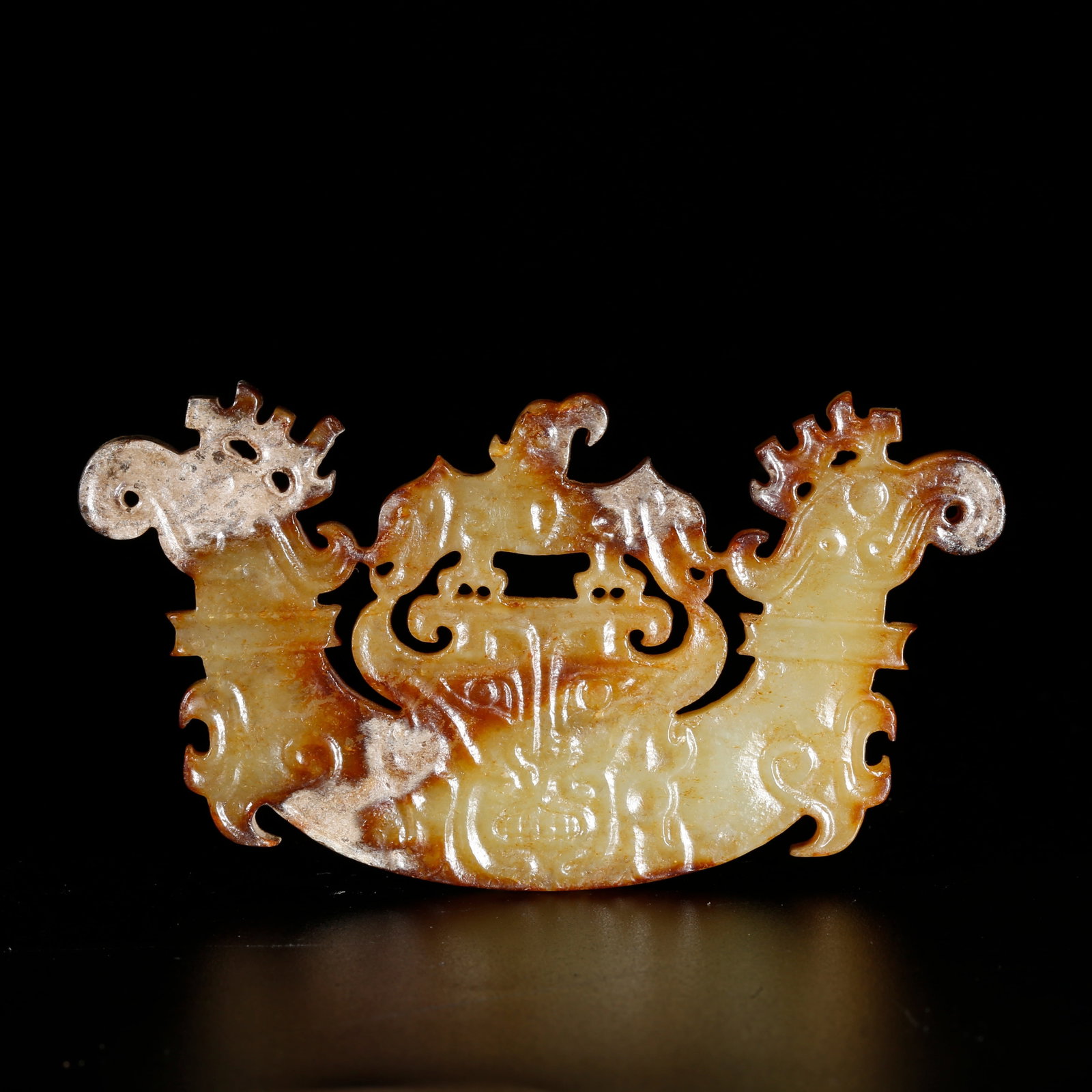 A ARCHAIC JADE CARVED PENDANT ORNAMENT (1 of 10)