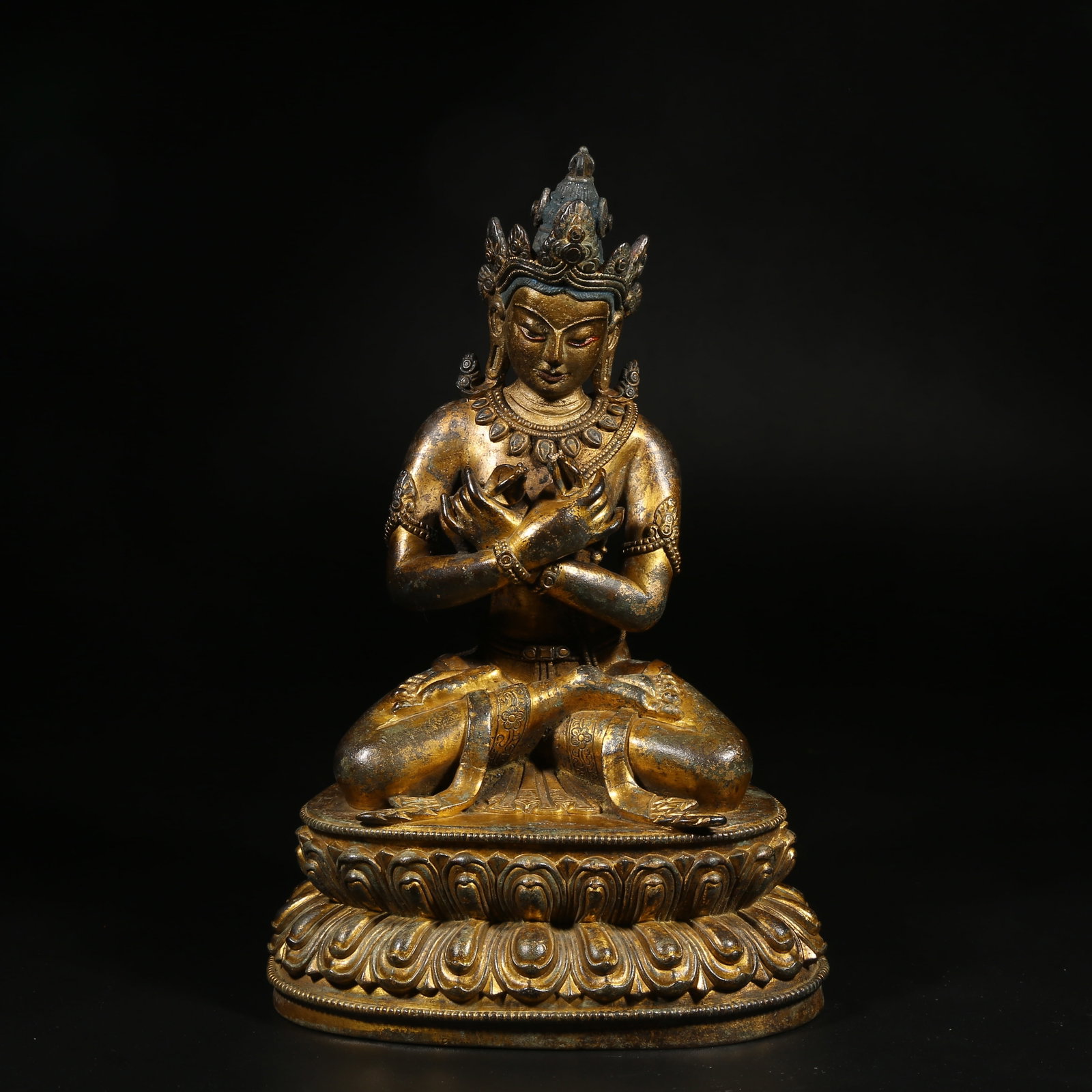 A GILT-BRONZE STATUE OF VAJRADHARA (1 of 8)