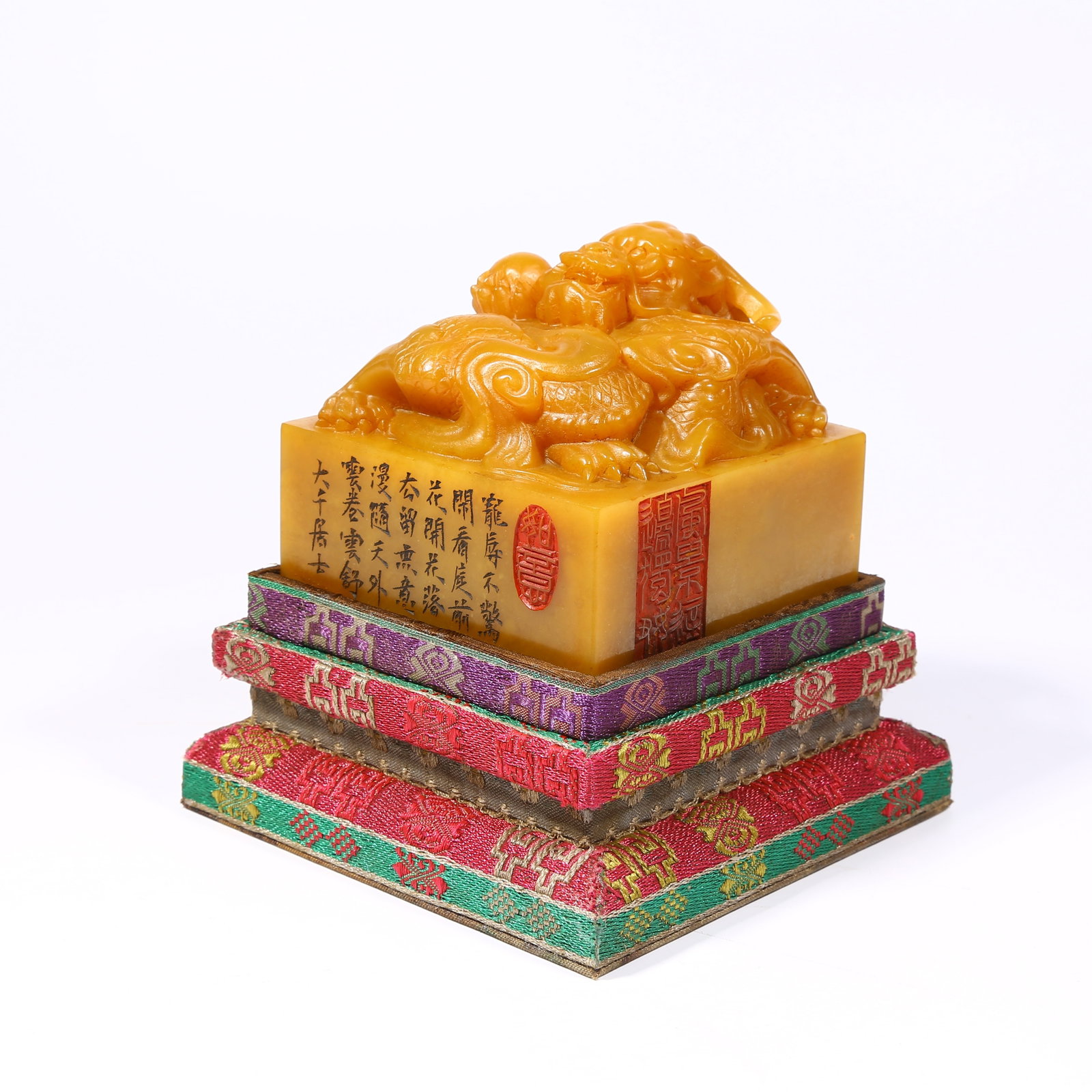 A SHOUSHAN TIANHUANG STONE SEAL WITH DRAGON KNOB (1 of 8)