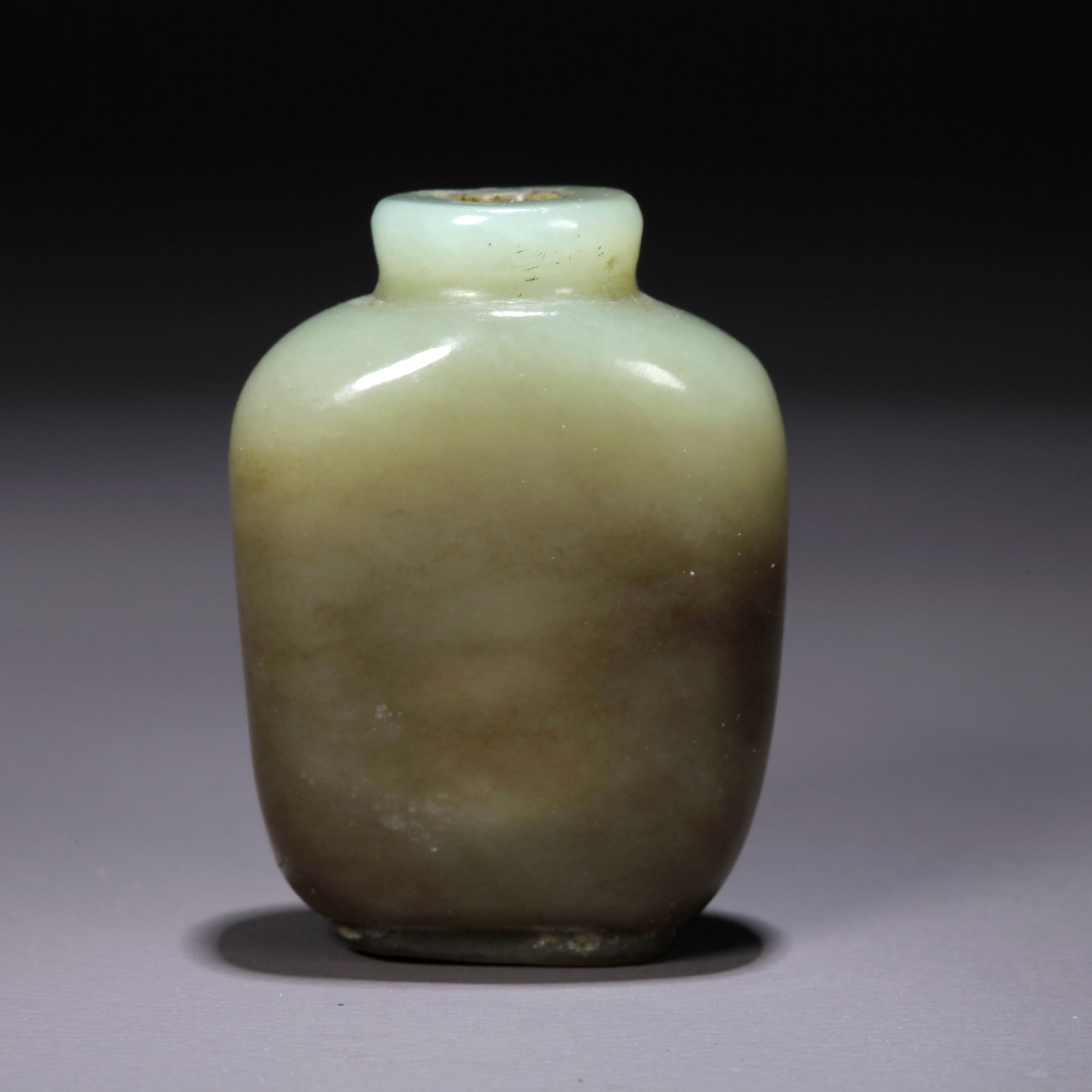 A HETIAN JADE SNUFF BOTTLE (1 of 8)